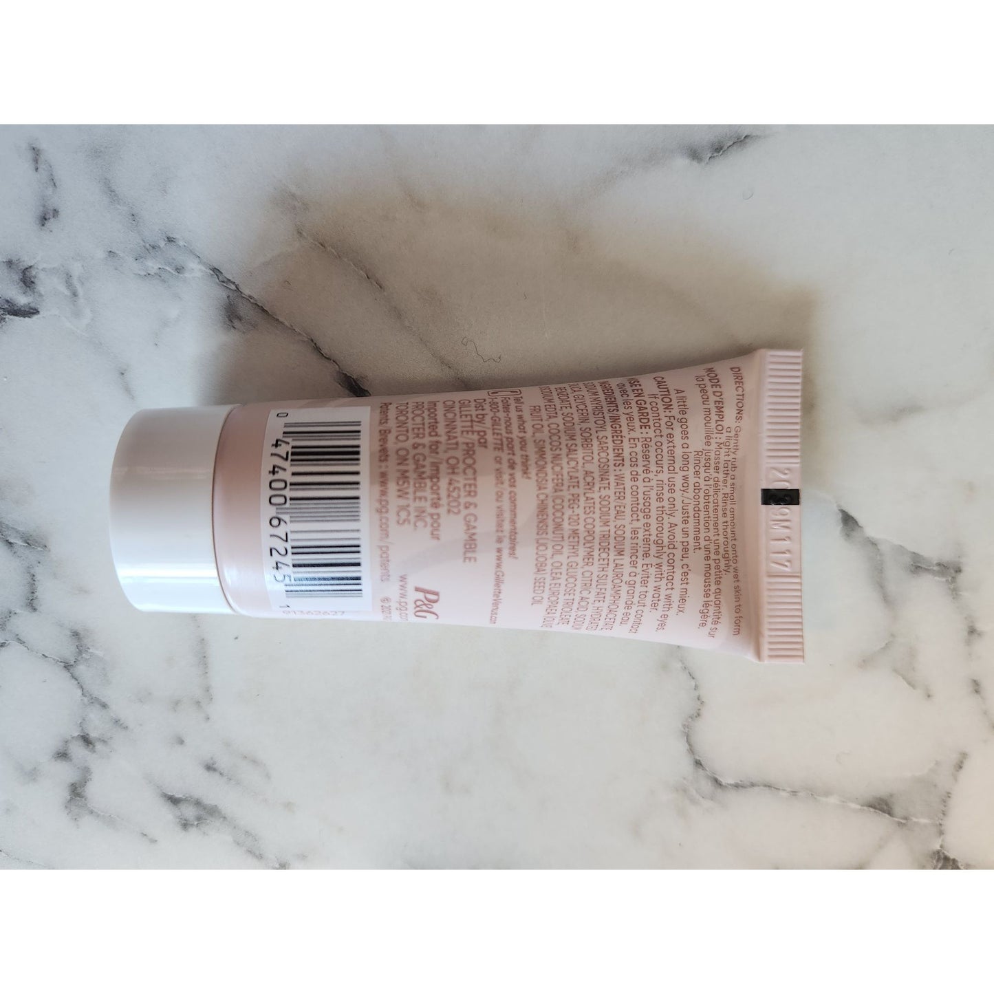 Gillette Venus Travel Set Cleanser + Shave Gel Skin Exfoliant & Soothing Serum