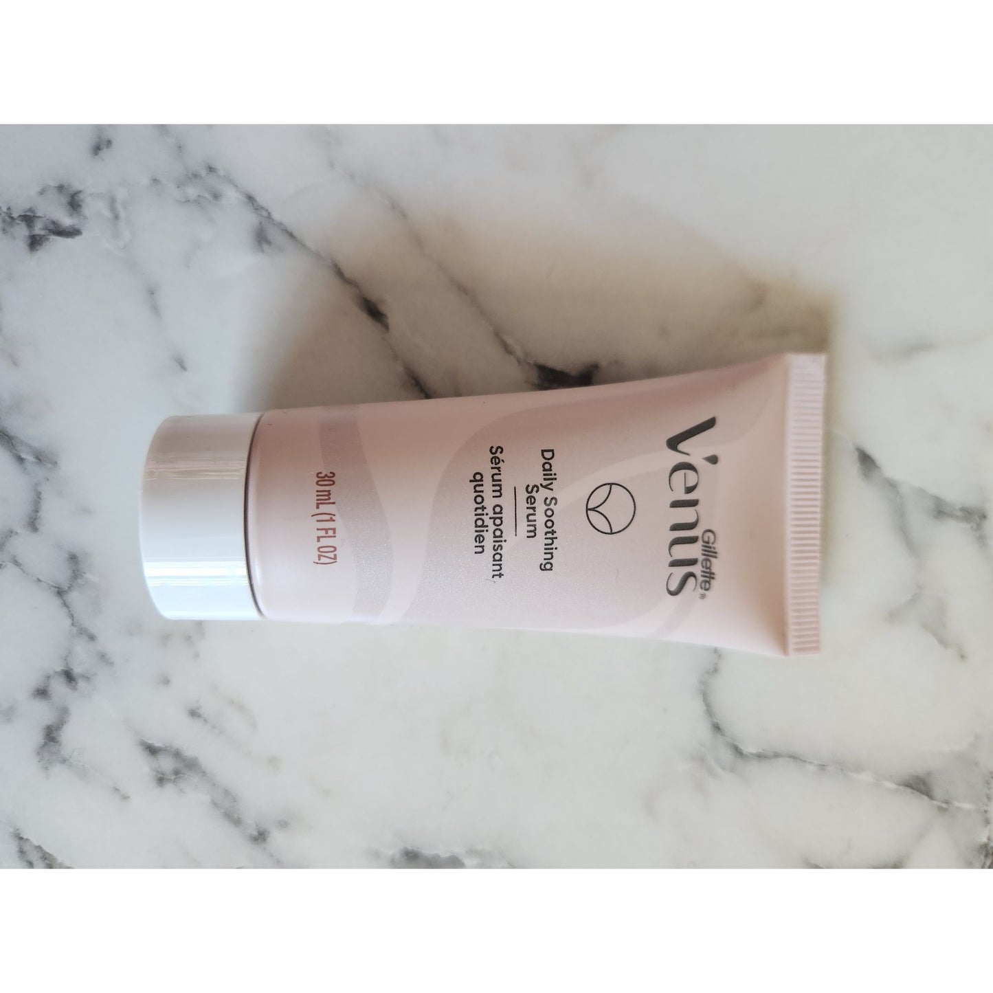 Gillette Venus Travel Set Cleanser + Shave Gel Skin Exfoliant & Soothing Serum