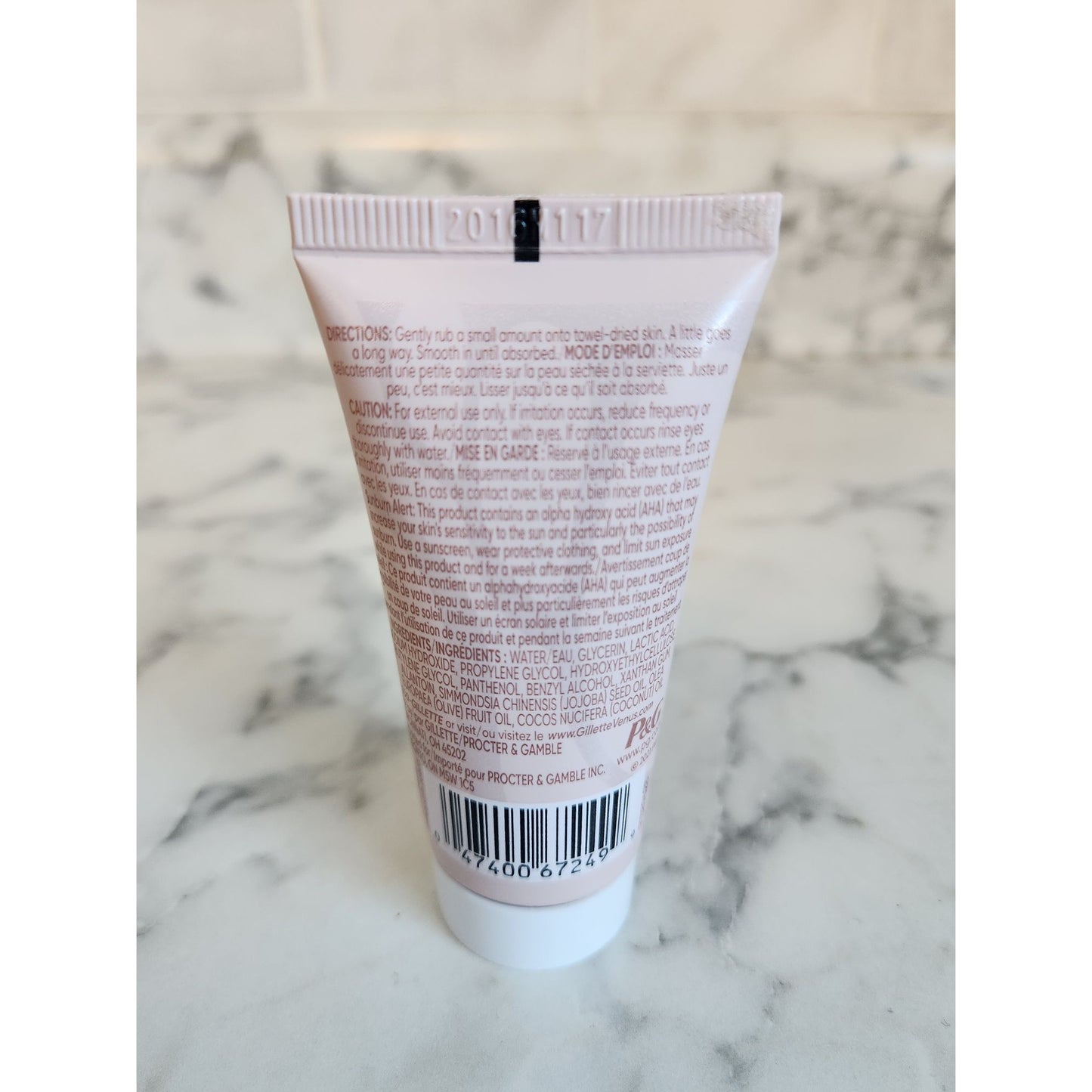 Gillette Venus Travel Set Cleanser + Shave Gel Skin Exfoliant & Soothing Serum