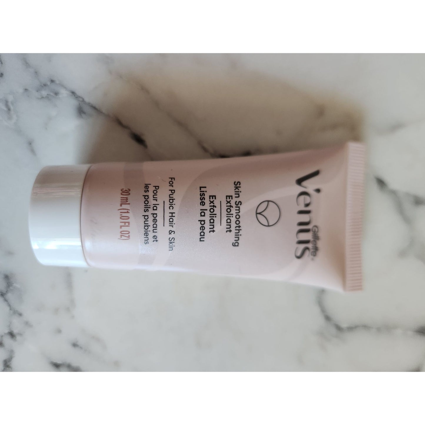 Gillette Venus Travel Set Cleanser + Shave Gel Skin Exfoliant & Soothing Serum