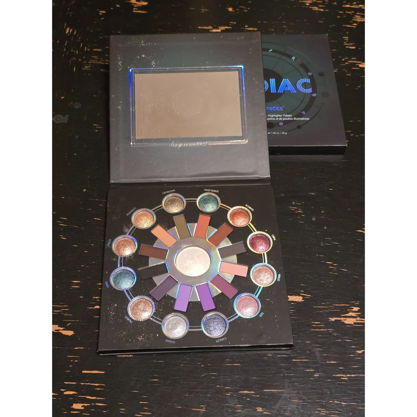 Bh Cosmetics Zodiac 25 Color Eyeshadow & Highlighter Palette