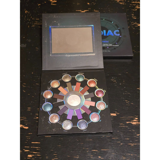 Bh Cosmetics Zodiac 25 Color Eyeshadow & Highlighter Palette