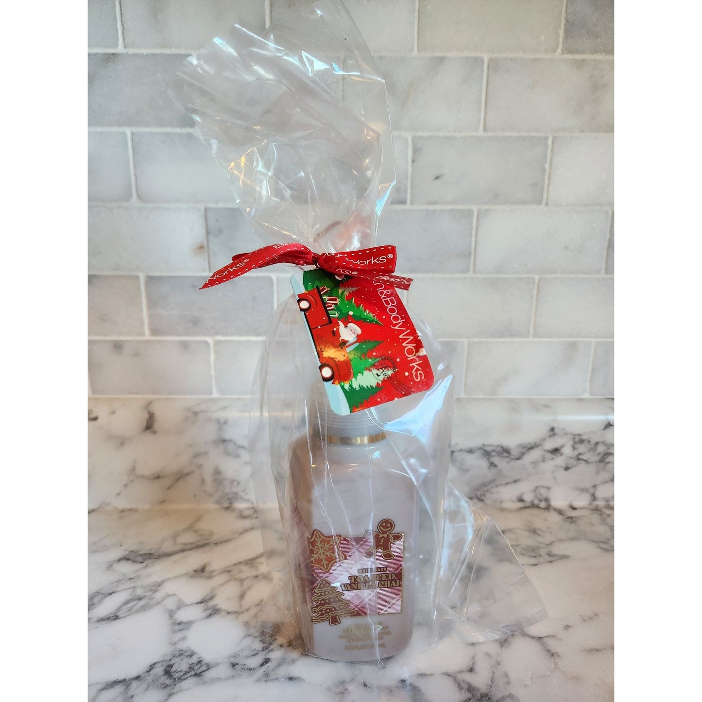 Bath & Body Works Toasted Vanilla Chai Gentle & Clean Foaming Hand Soap 8.75 Oz