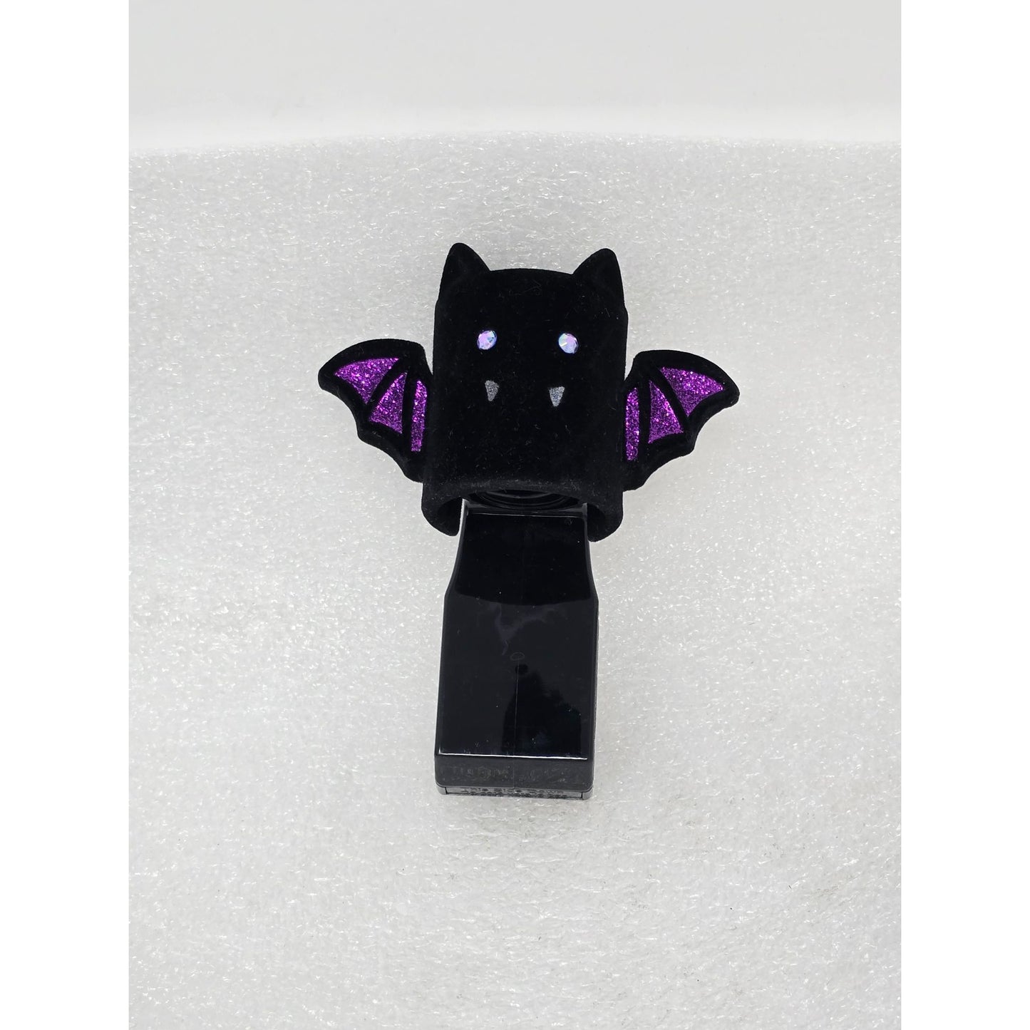 Bath & Body Works Wallflowers Halloween Vampire Bat Nightlight Plug Purple