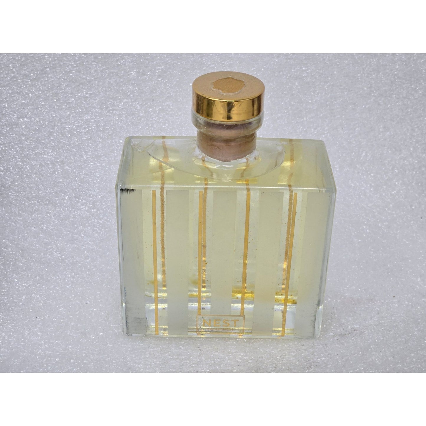 Nest Holiday Reed Diffuser 5.9 oz Decorative Glass Bottle