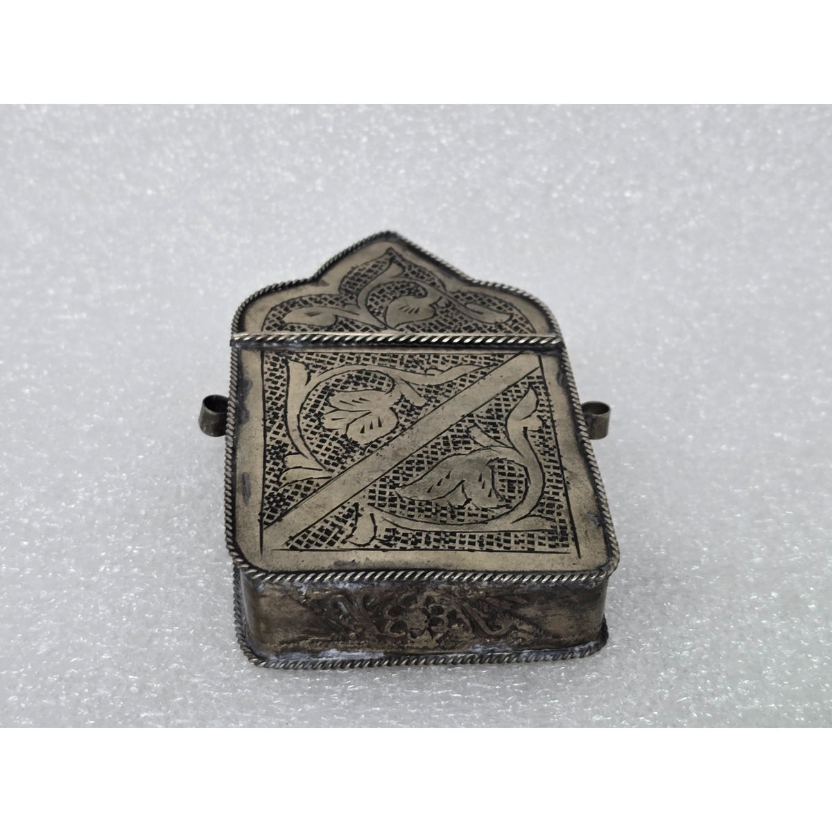 Vintage Engraved Silver Tone Amulet Box Trinket Keepsake Hinged Ornate Floral