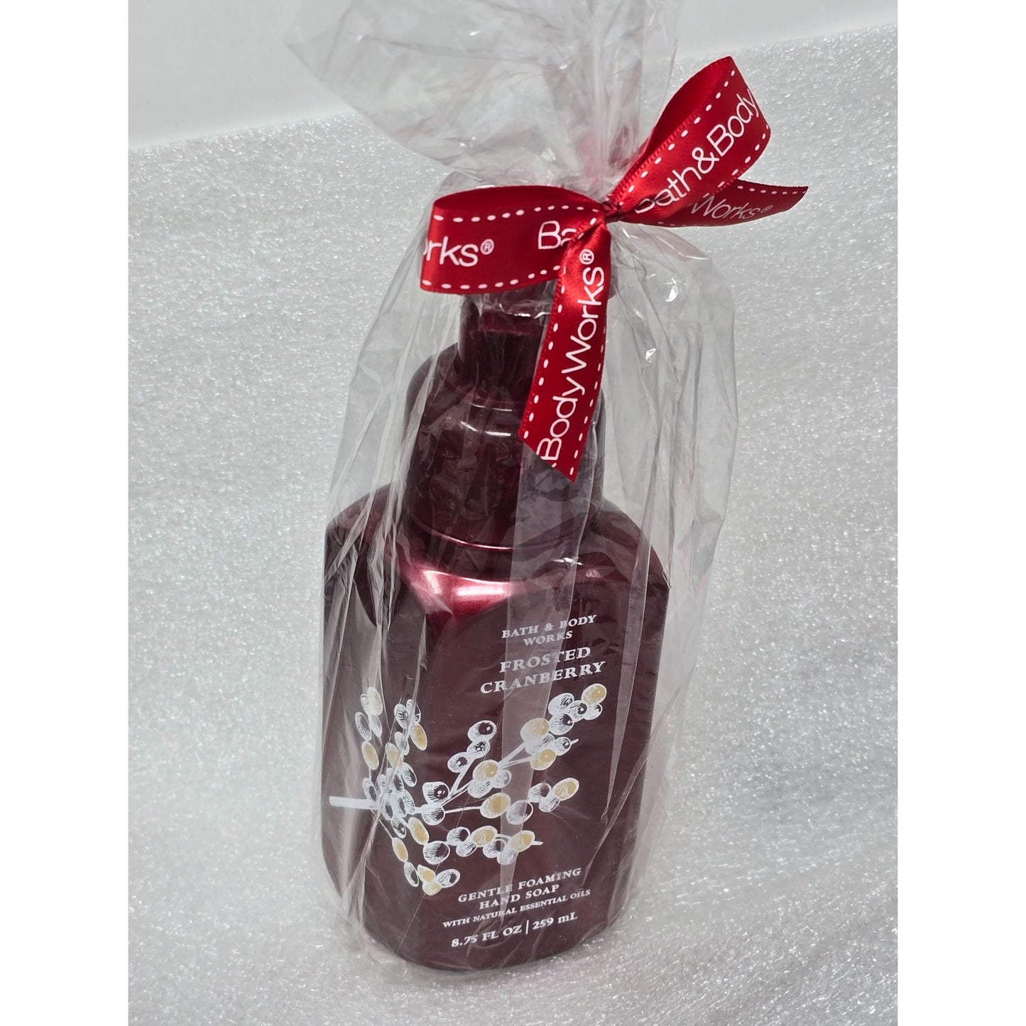 Bath & Body Works Frosted Cranberry Gentle Foaming Hand Soap 8.75Oz Gift Wrapped