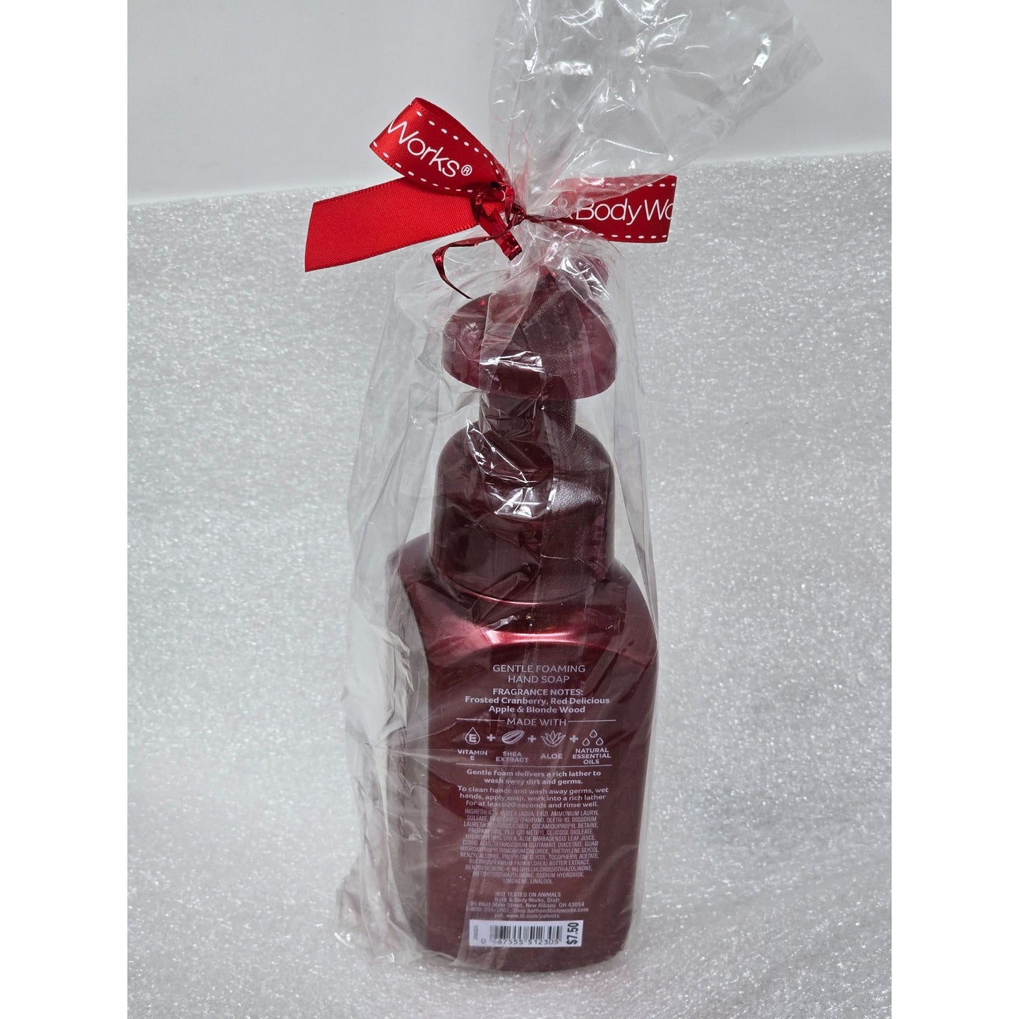 Bath & Body Works Frosted Cranberry Gentle Foaming Hand Soap 8.75Oz Gift Wrapped