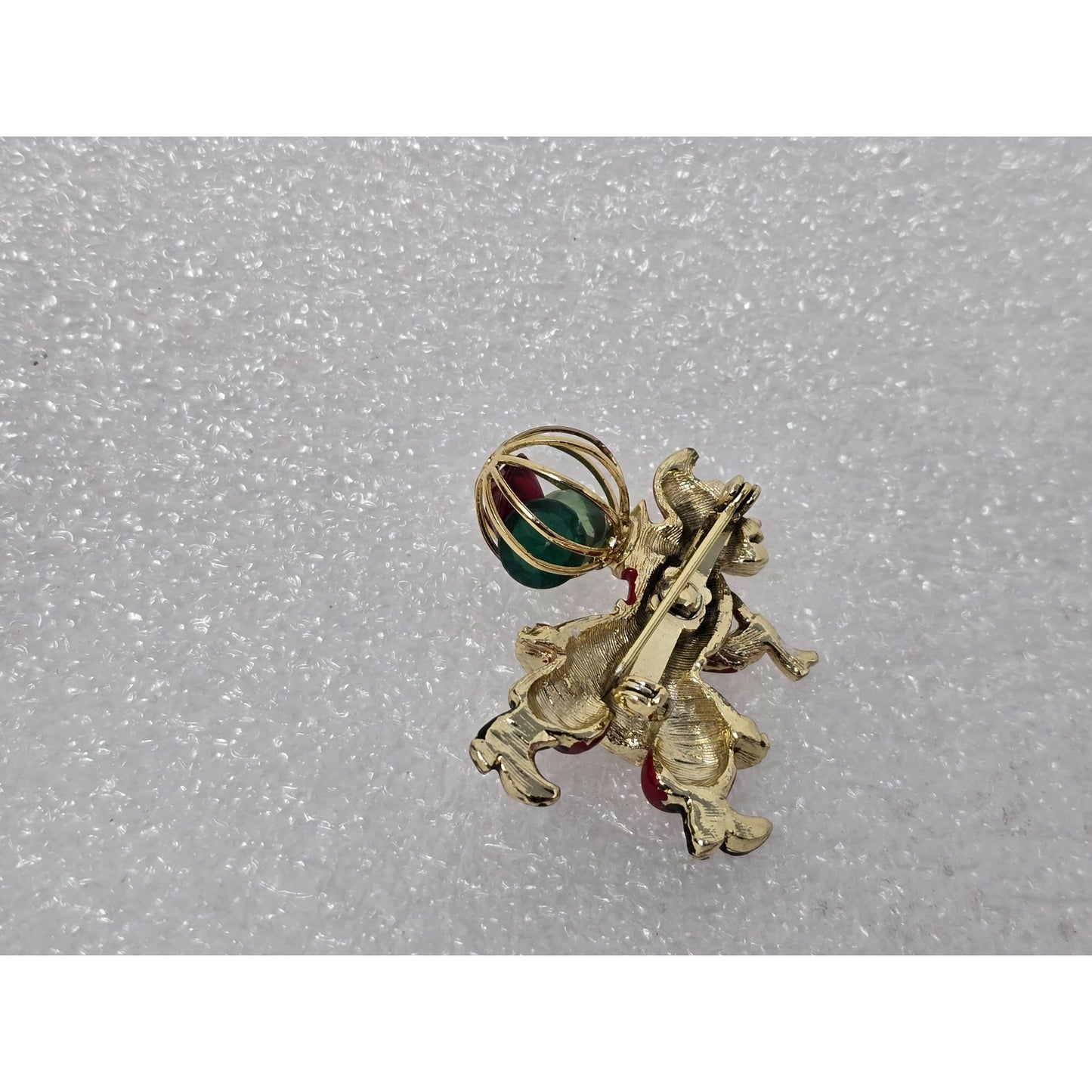 Vintage Santa Claus Brooch Gold Tone Enamel Christmas Pin Holiday Jewelry