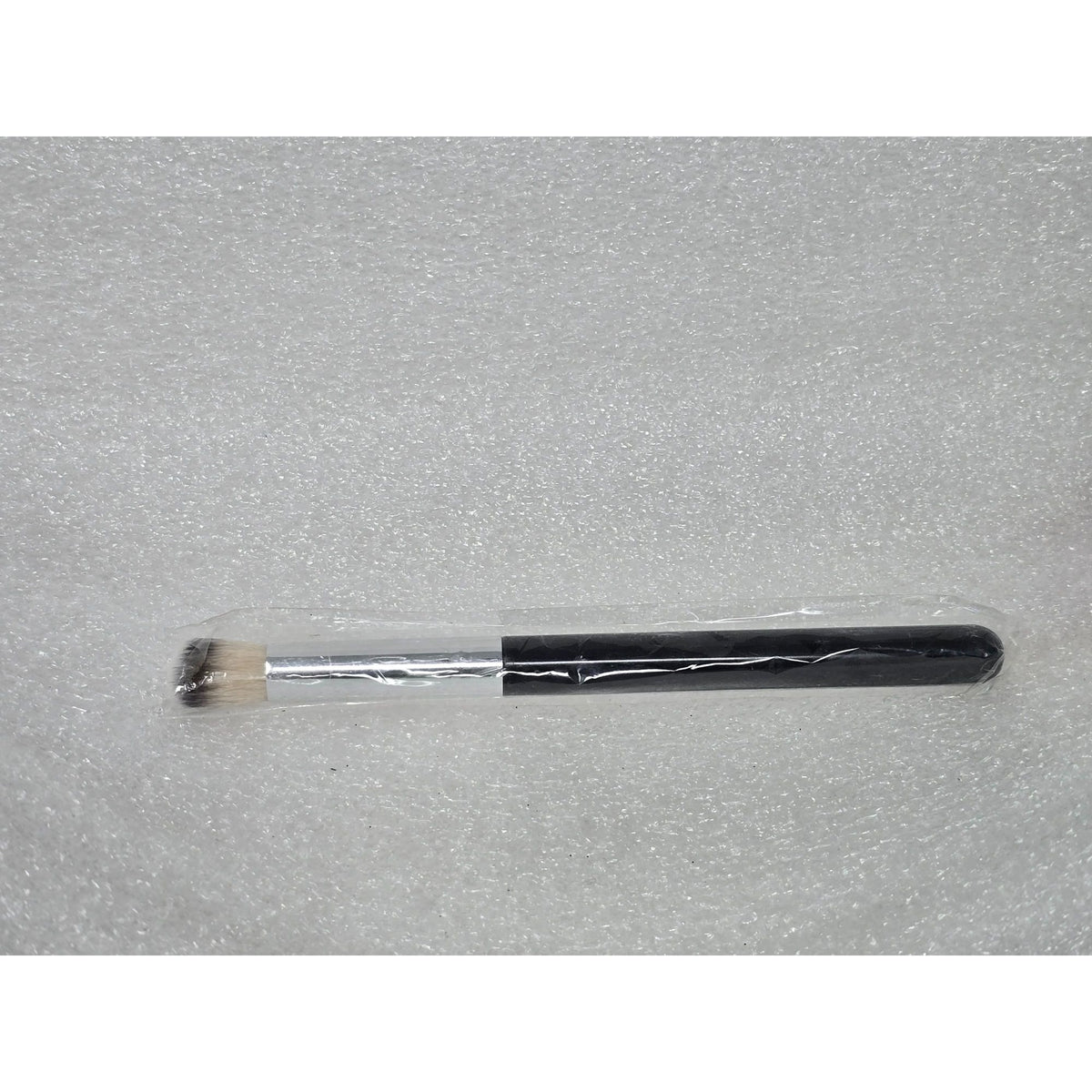 Angled Bristle Makeup Eyeshadow Brush For Precision Application