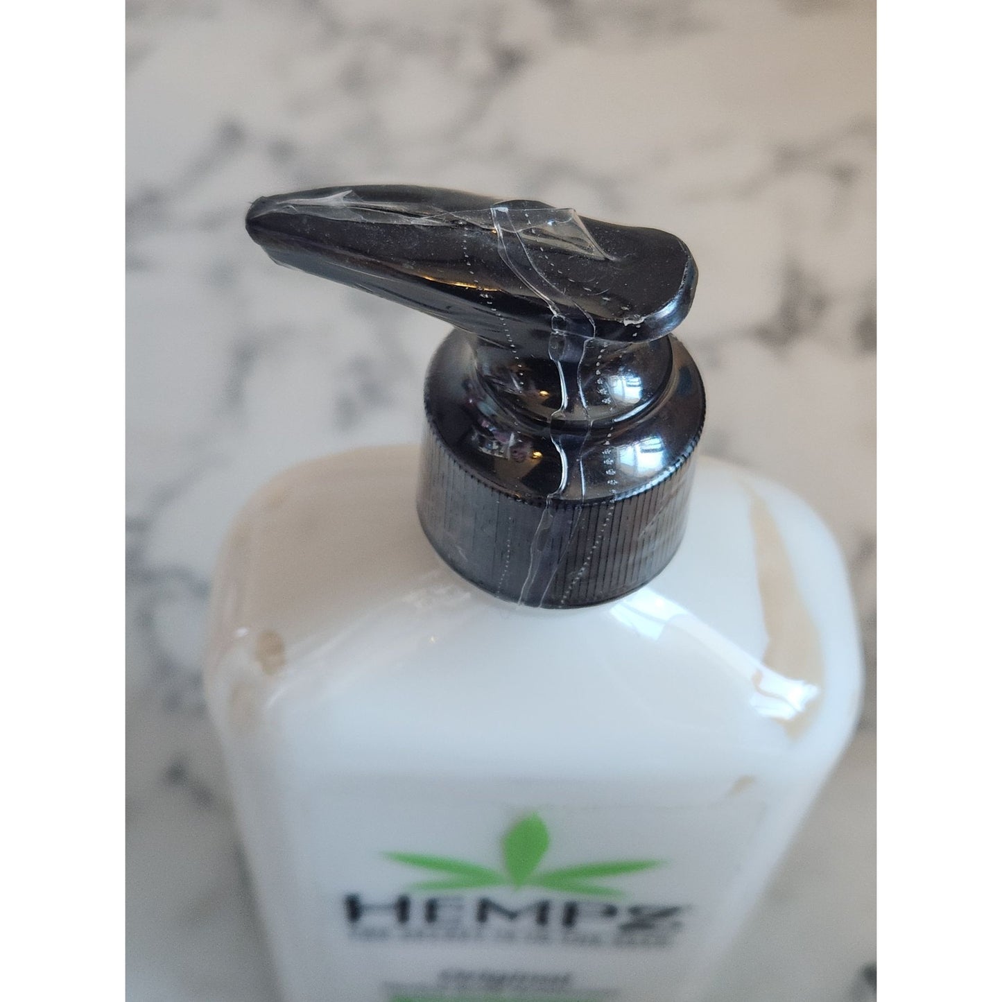 Hempz Original Herbal Body Moisturizer 17 Fl Oz Sealed Hydrate & Nourish