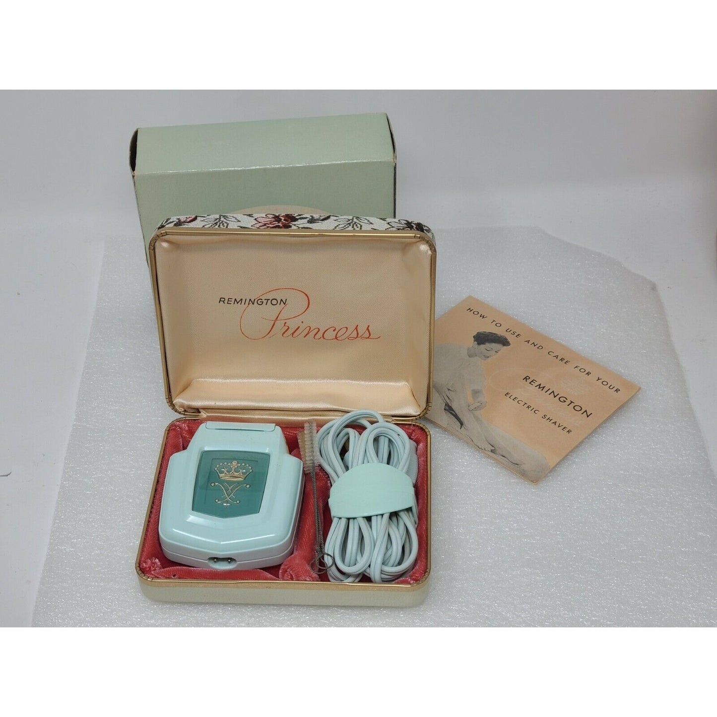 Vintage Remington Princess Baby Blue Collectible Electric Razor W/ Case