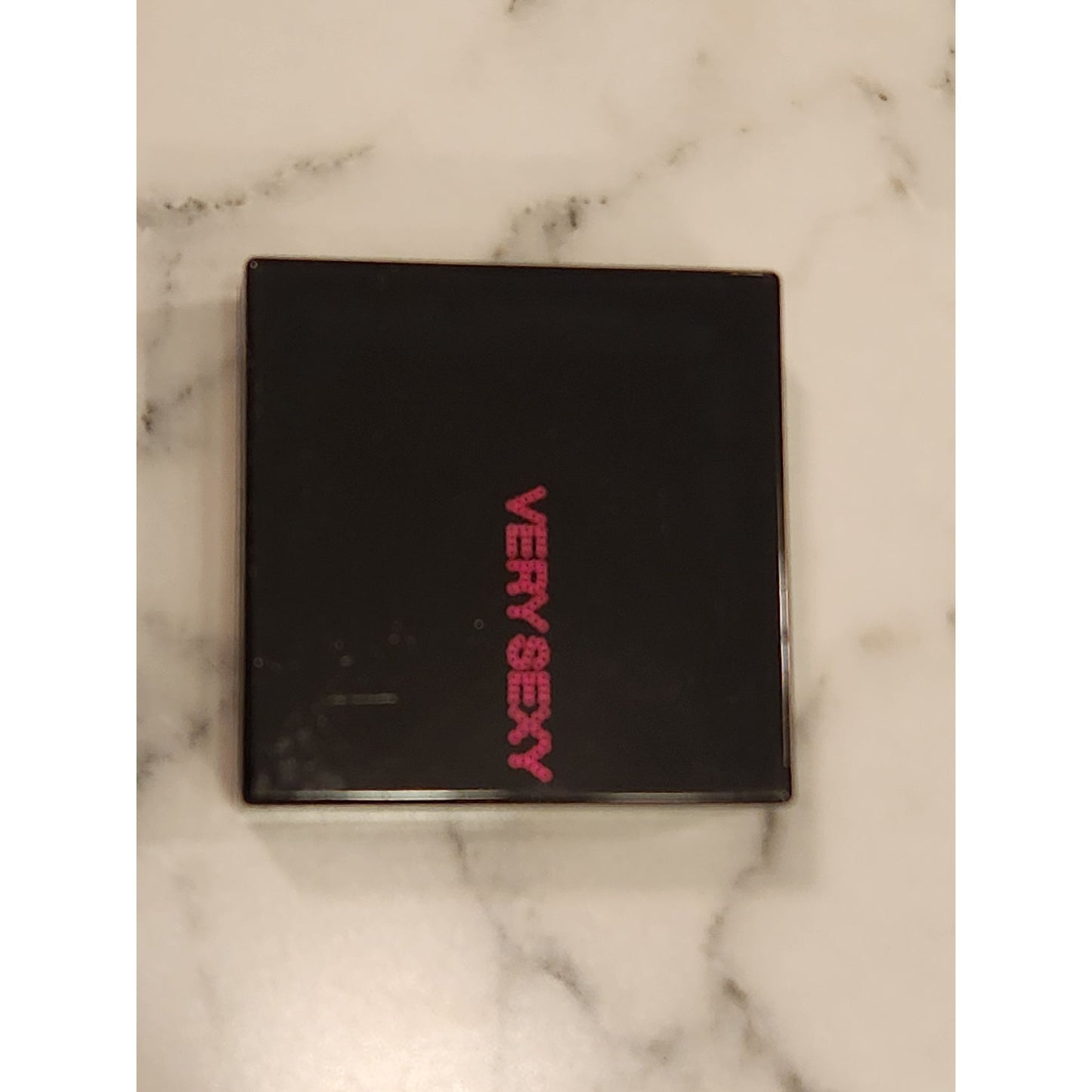 Victoria’s Secret Very Sexy Silky Eyeshadow - Gratify, 3.4g / 0.11 oz, Golden Beige