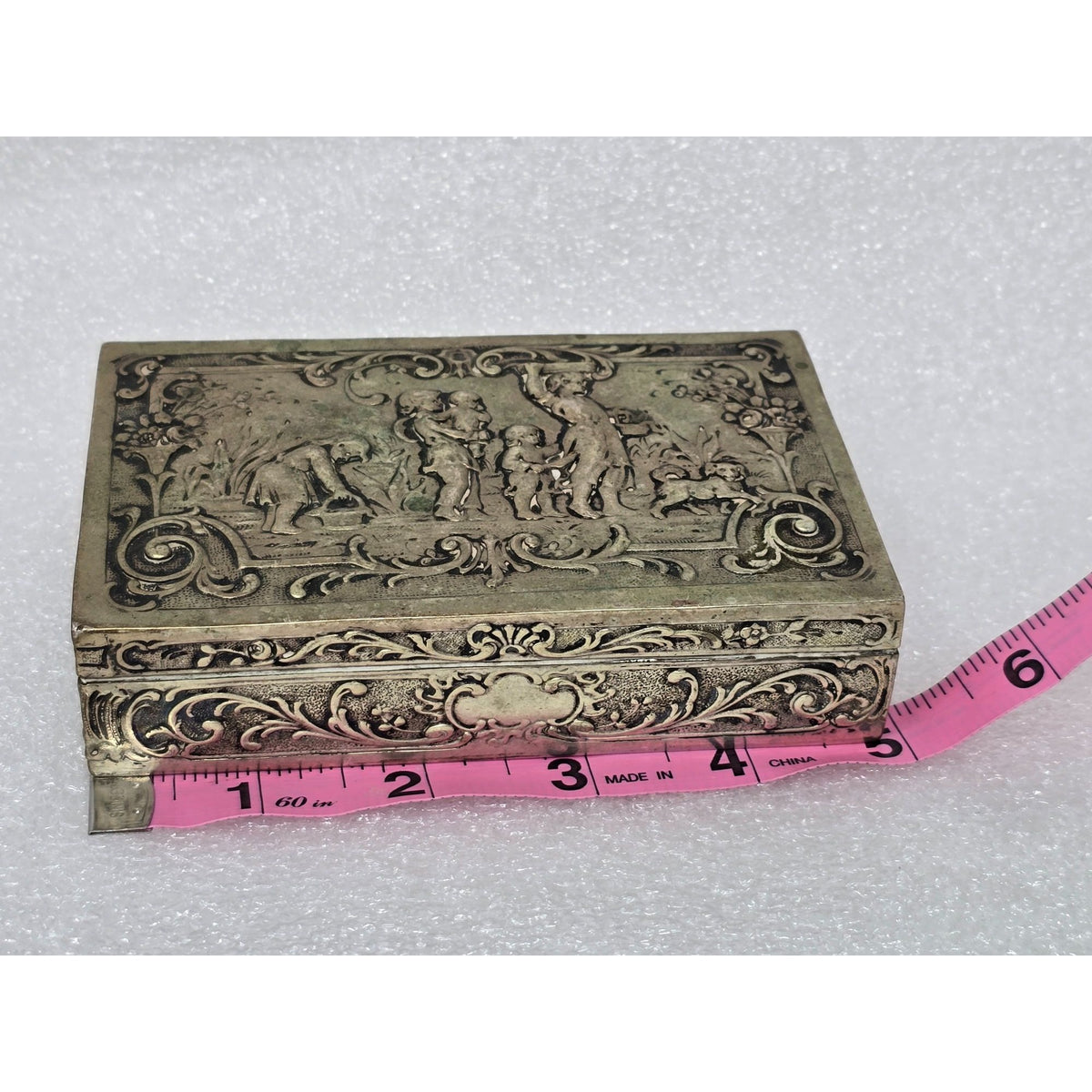 Antique Friedrich Reusswig Hanau 800 Silver Repousse Putti Vanity Box 254 g