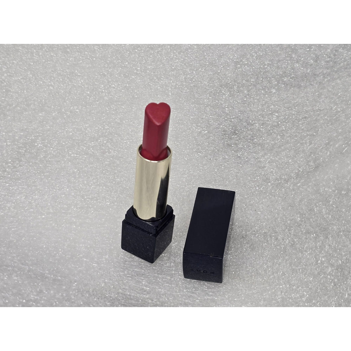 Avon Heart To Heart Shaped Ultra Color Rich Renewing Lipstick Lovey Dovey