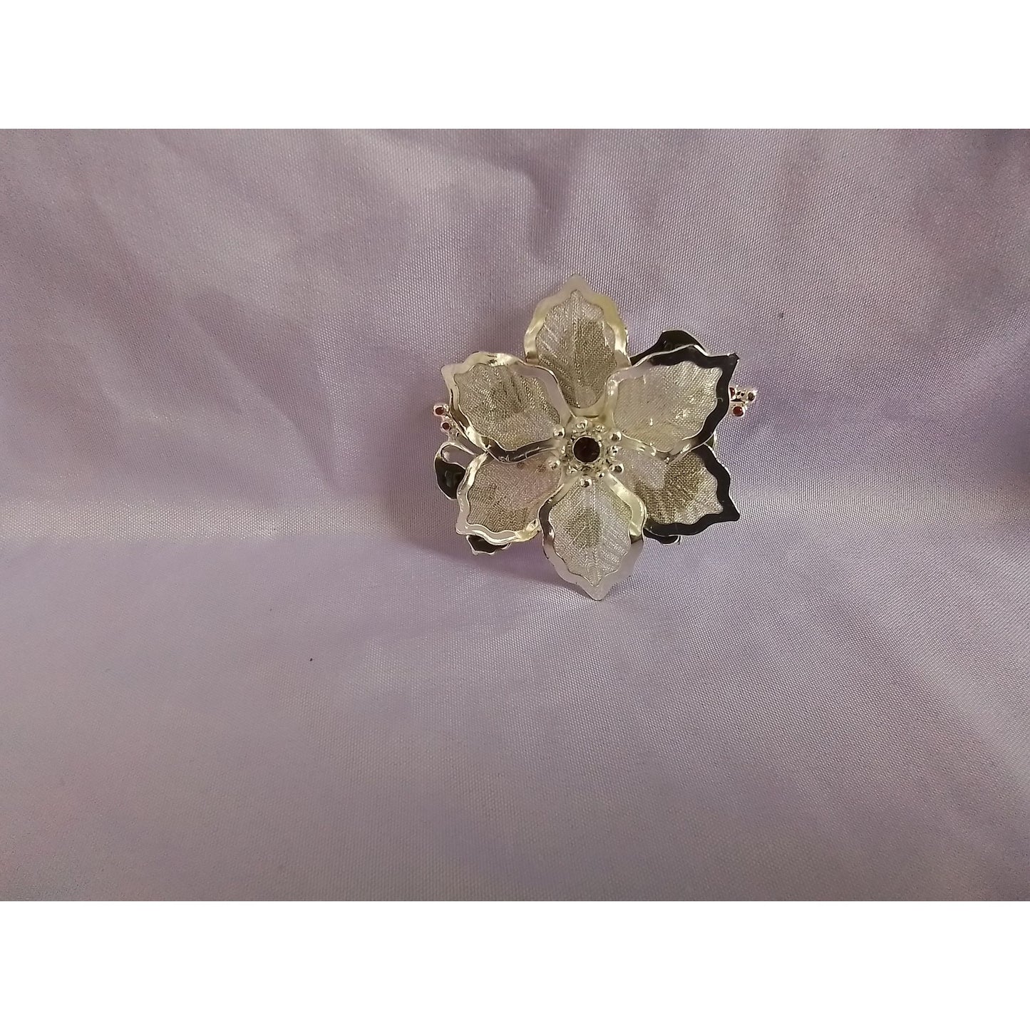 Kenneth Cole Gold Mesh & Black Poinsettia Brooch Vintage Floral Pin Holiday KC