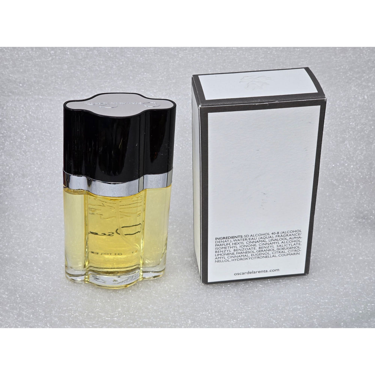 Oscar De La Renta Eau De Toilette Perfume Natural Spray 1.7 Fl Oz / 50ml