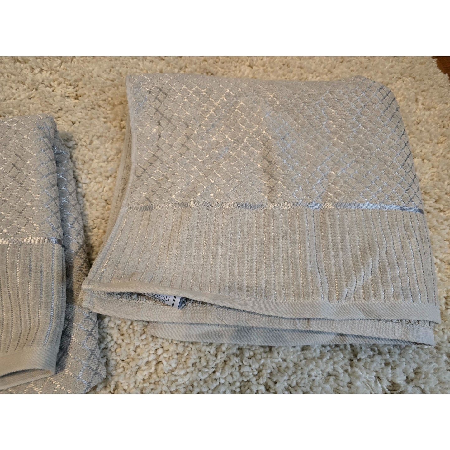 Croscill Silver Gray Bath Towels Set of 2 Metallic Jacquard Luxury Spa