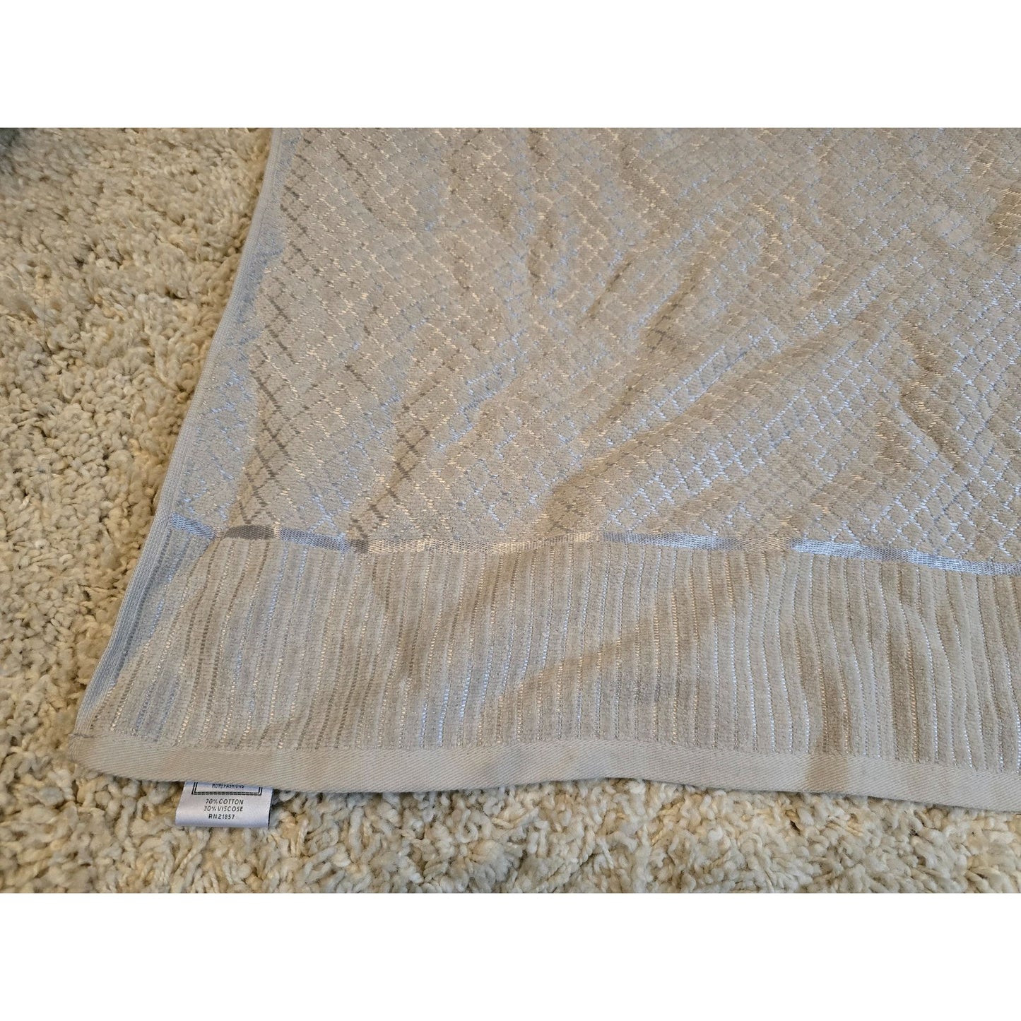 Croscill Silver Gray Bath Towels Set of 2 Metallic Jacquard Luxury Spa
