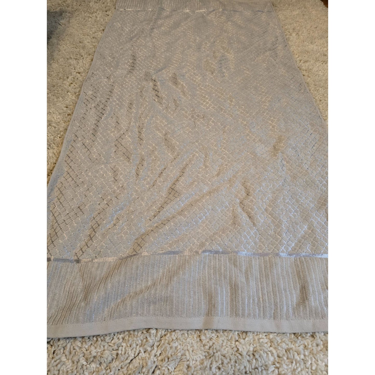 Croscill Silver Gray Bath Towels Set of 2 Metallic Jacquard Luxury Spa