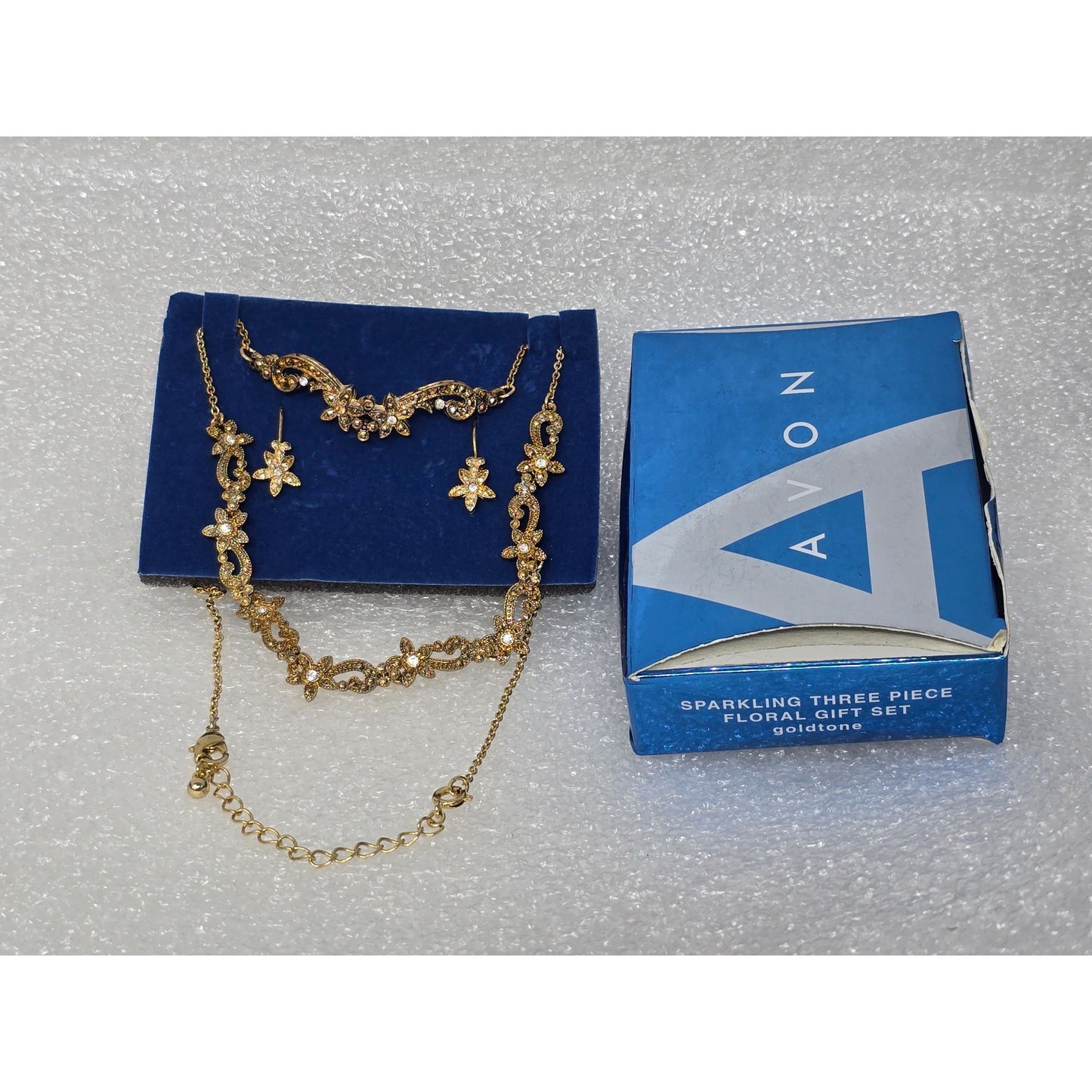 Avon Sparkling Three-Piece Goldtone Floral Gift Set Necklace Bracelet & Earrings
