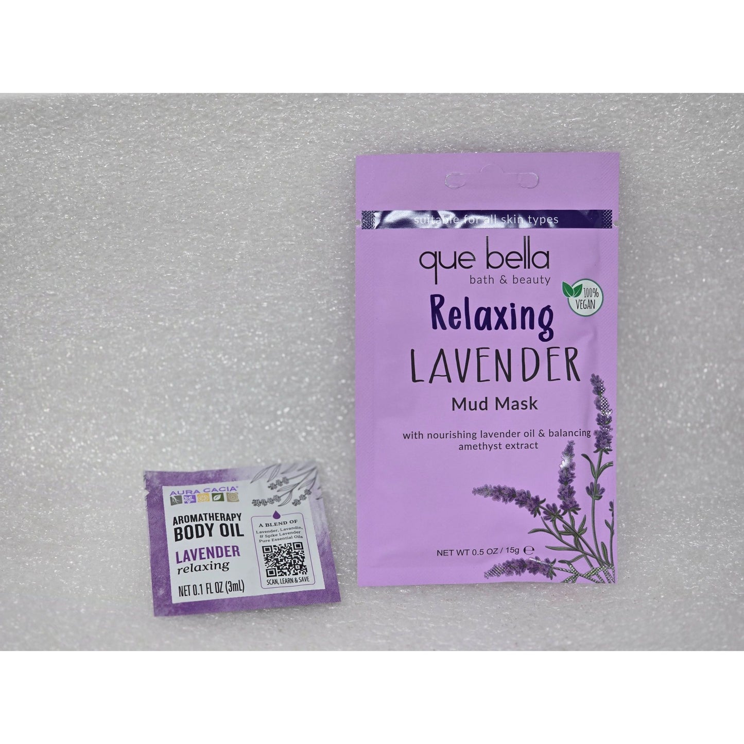 Que Bella Relaxing Lavender Mud Mask + Aura Cacia Lavender Body Oil Sample Vegan