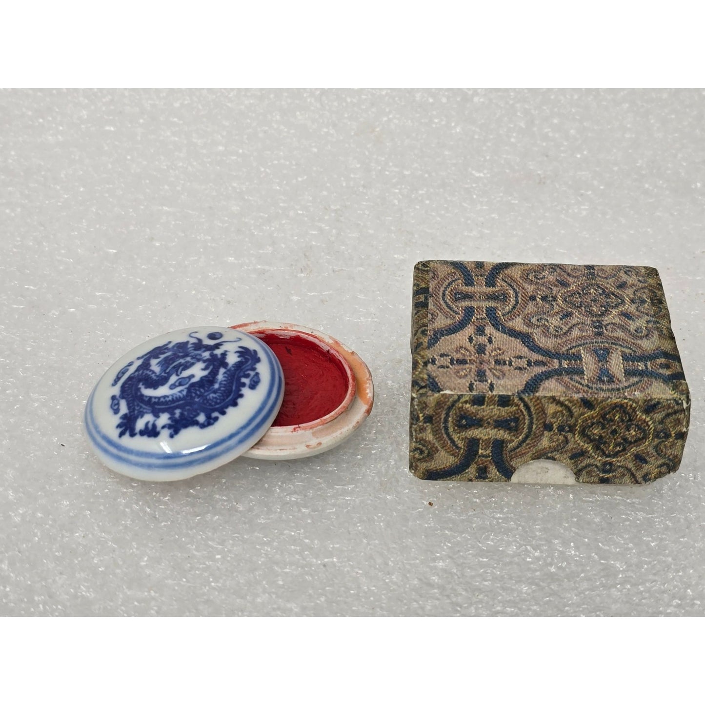 Chinese Porcelain Dragon Pattern Seal Paste Cake Box With Red Ink Paste Vintage