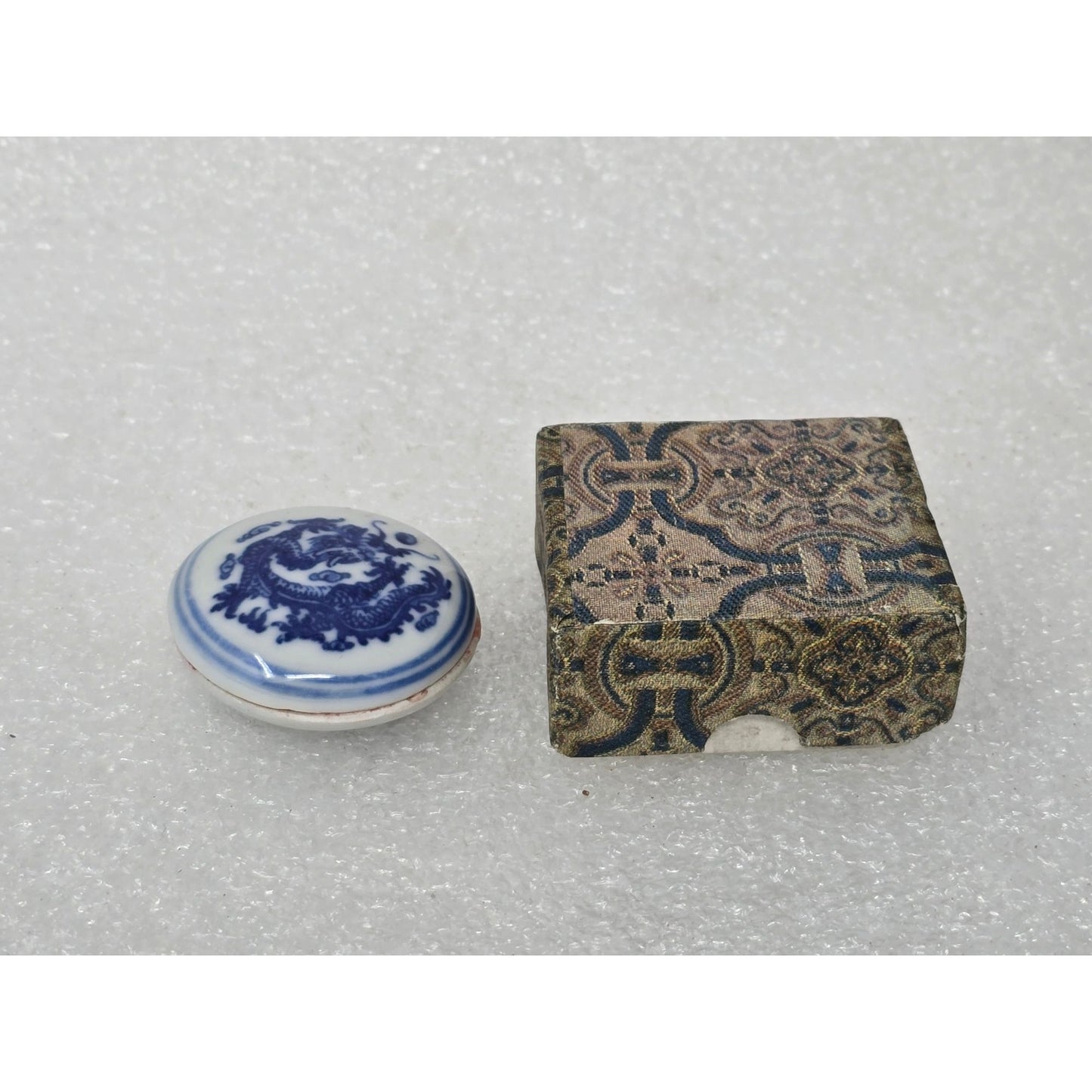 Chinese Porcelain Dragon Pattern Seal Paste Cake Box With Red Ink Paste Vintage