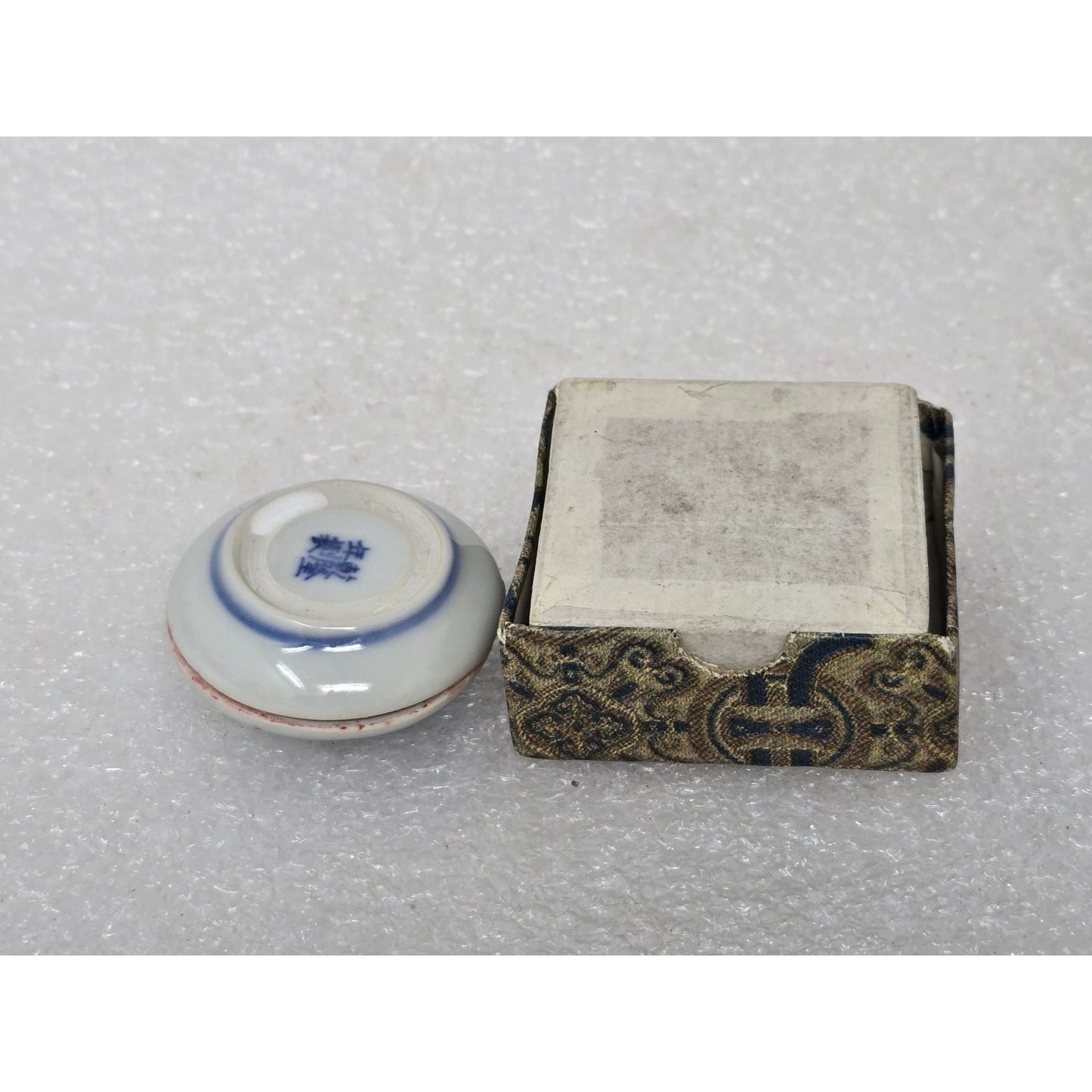 Chinese Porcelain Dragon Pattern Seal Paste Cake Box With Red Ink Paste Vintage