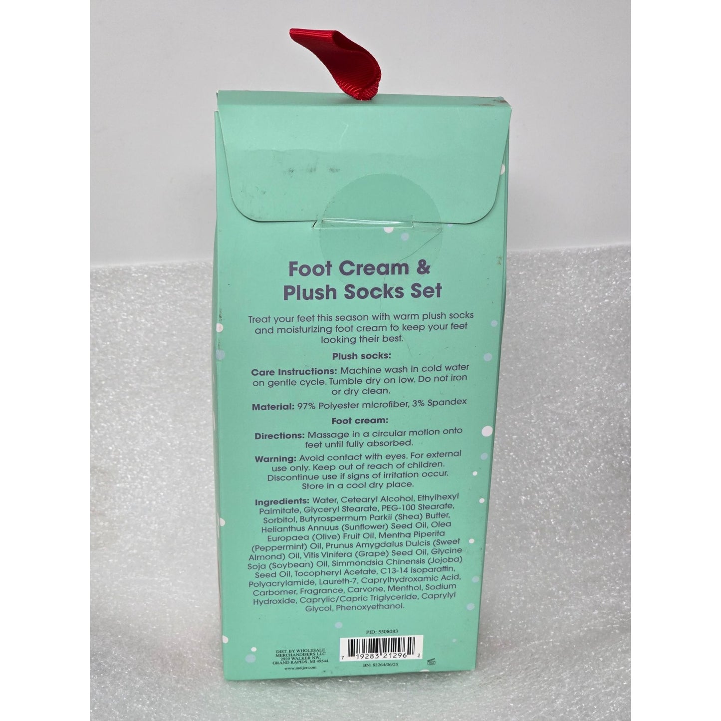 The Bath Collection Foot Cream & Plush Socks Set Cool Peppermint 2.5 Fl Oz