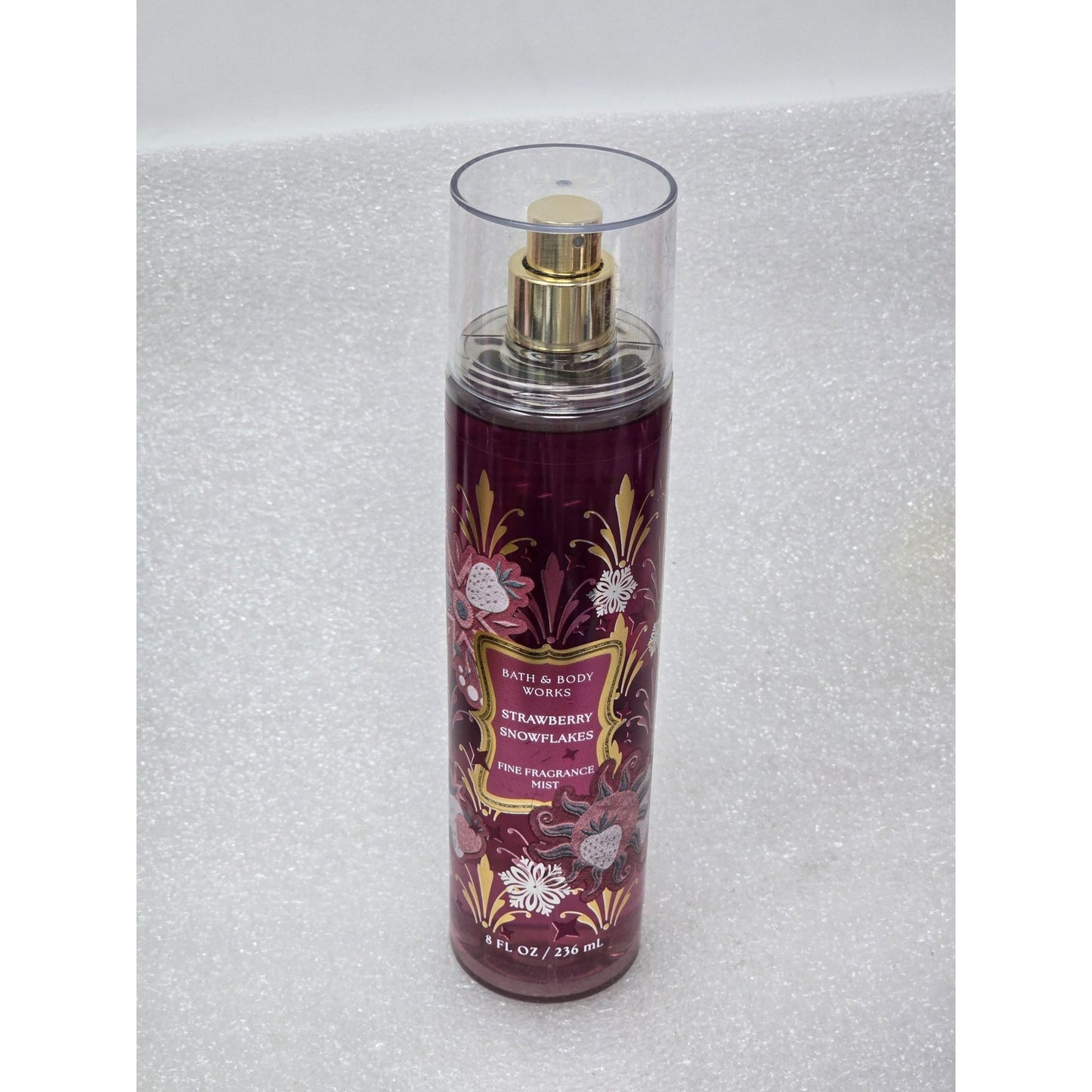 Bath & Body Works Strawberry Snowflakes Fine Fragrance Mist 8 Fl Oz 236 mL