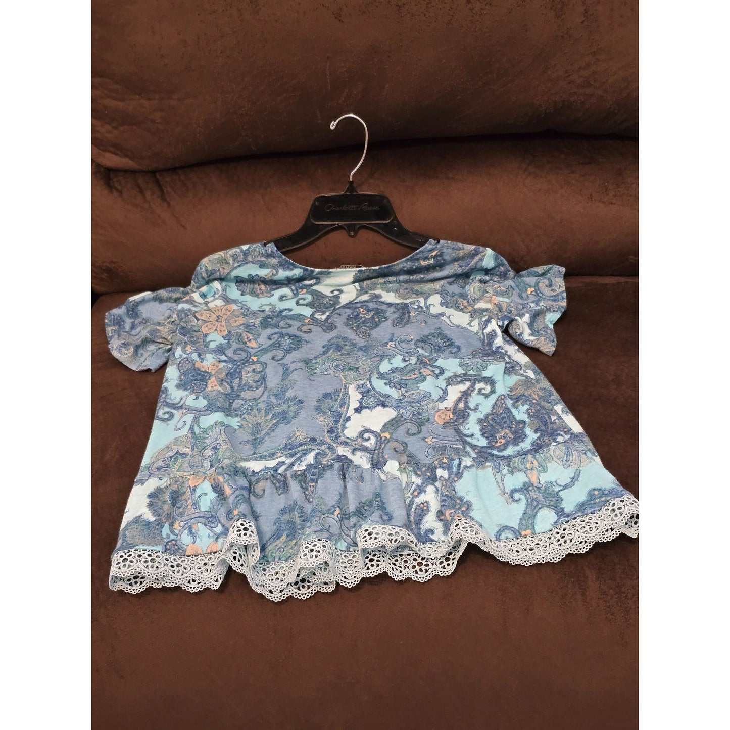 Vintage America Blues Women's Medium Blue Paisley Top Lace Hem Short Sleeves