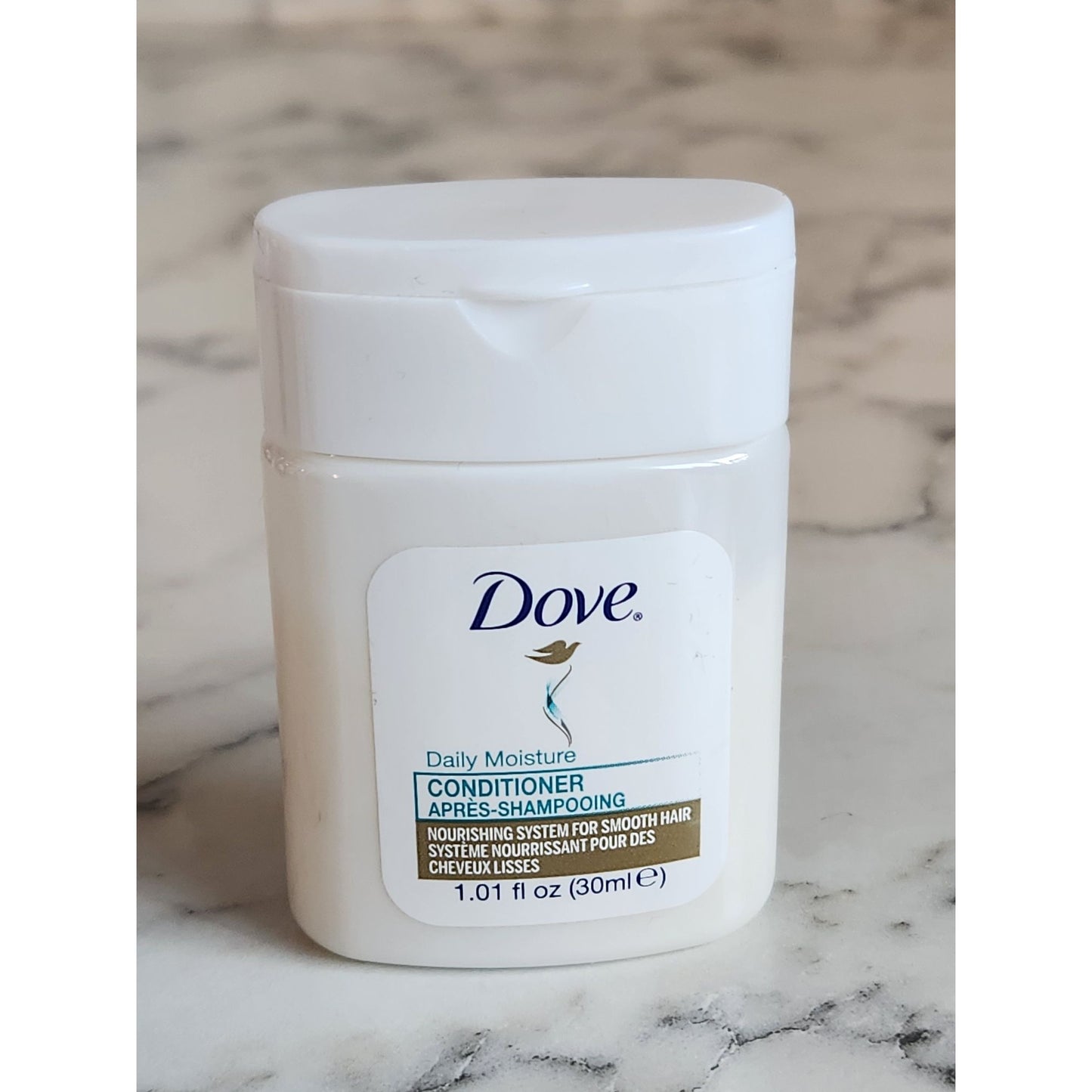 Dove Daily Moisture Conditioner 1.01 Fl Oz Mini Travel Size For Smooth Hair