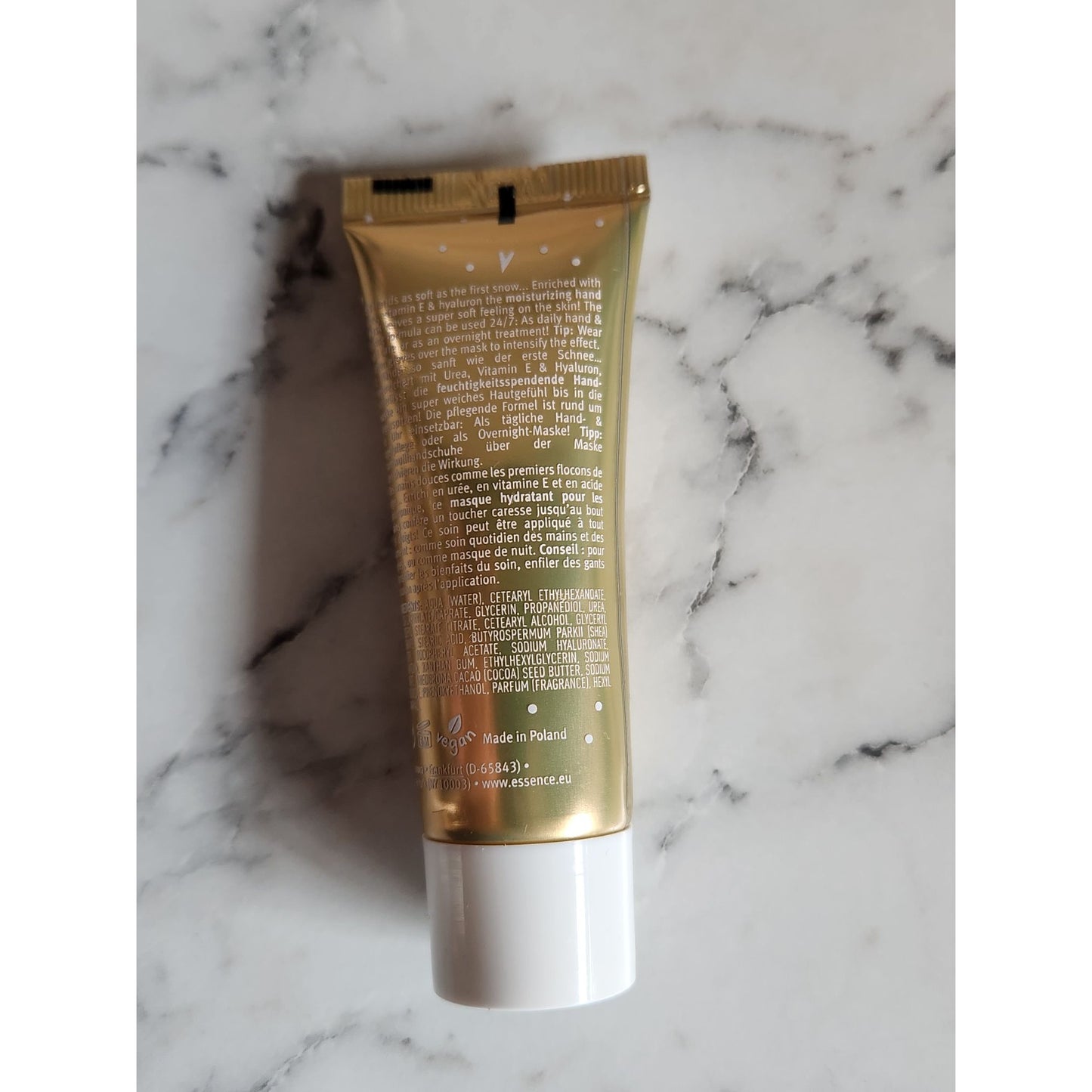 Essence Moisturizing Hand Mask With Urea & Vitamin E 25ml / 0.84 Fl Oz Tube Gold