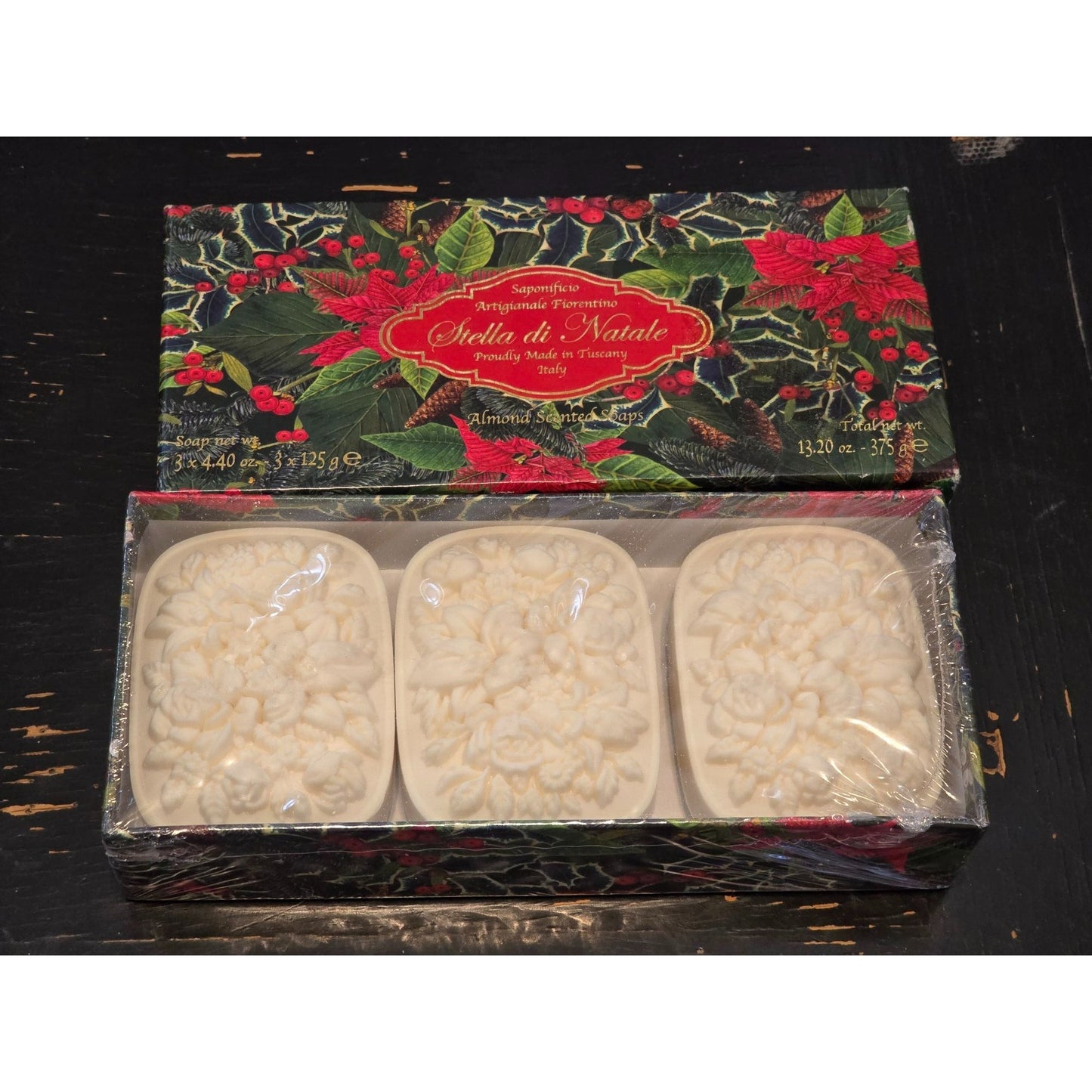 Saponificio Artigianale Fiorentino Stella Di Natale Almond Scented Soap Set of 3