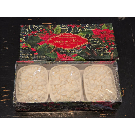 Saponificio Artigianale Fiorentino Stella Di Natale Almond Scented Soap Set of 3