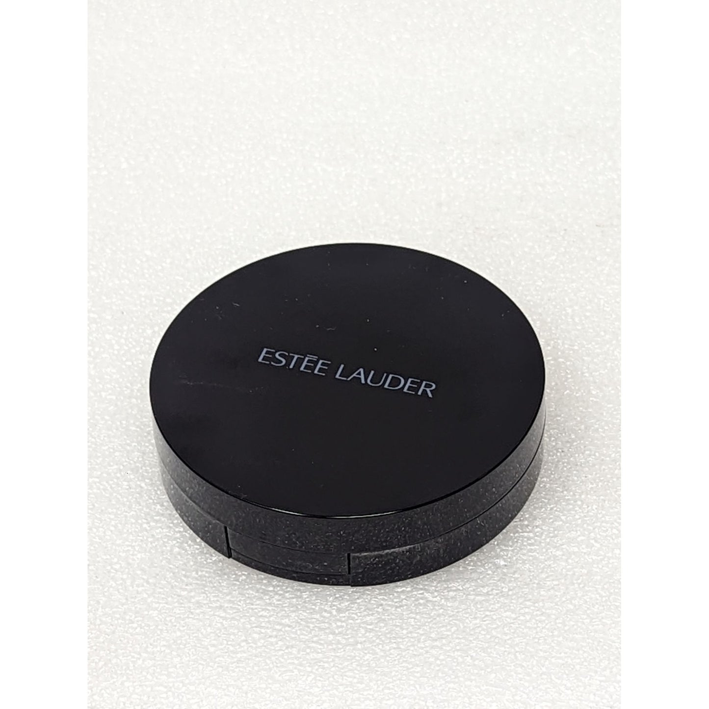 Estee Lauder Perfecting Pressed Powder Light Medium Set Blur Finish Swatched