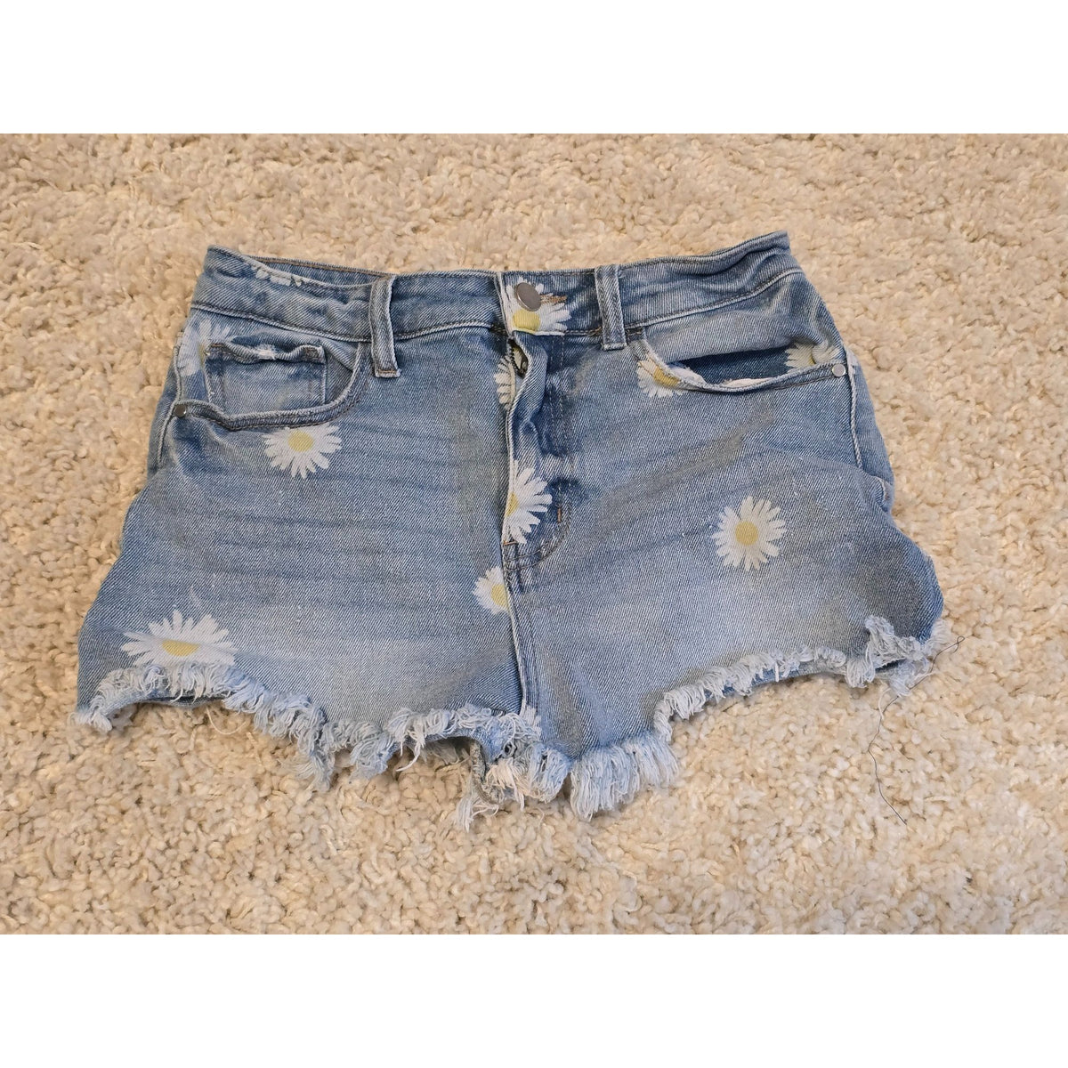 Material Girl Women's Size 7 Daisy Floral Denim Shorts Distressed Cutoff Frayed