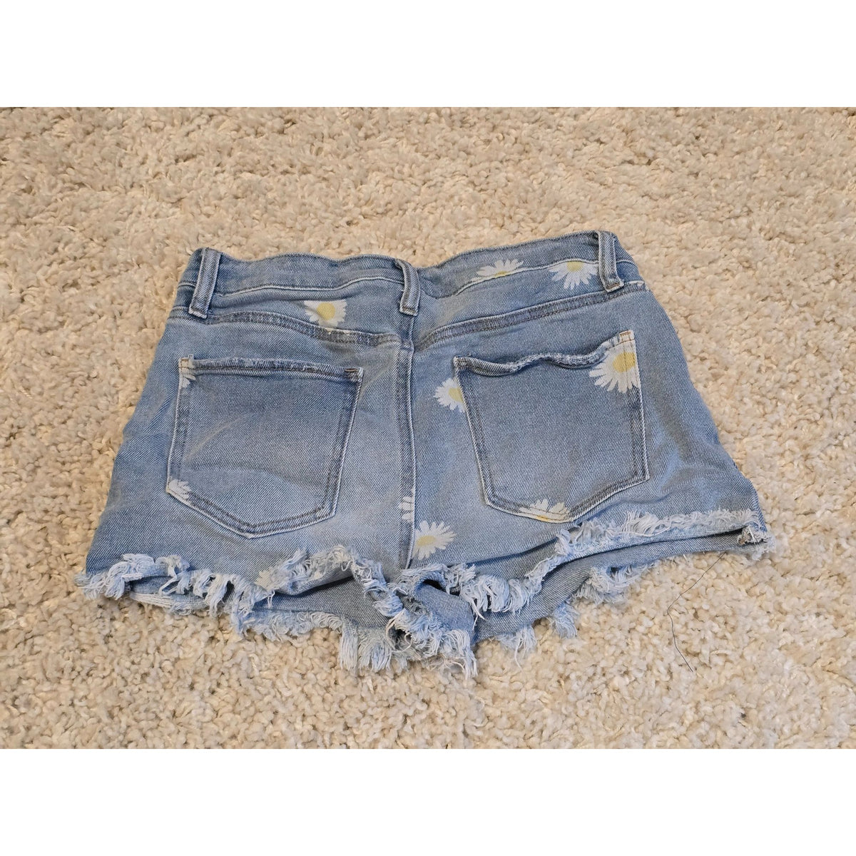 Material Girl Women's Size 7 Daisy Floral Denim Shorts Distressed Cutoff Frayed
