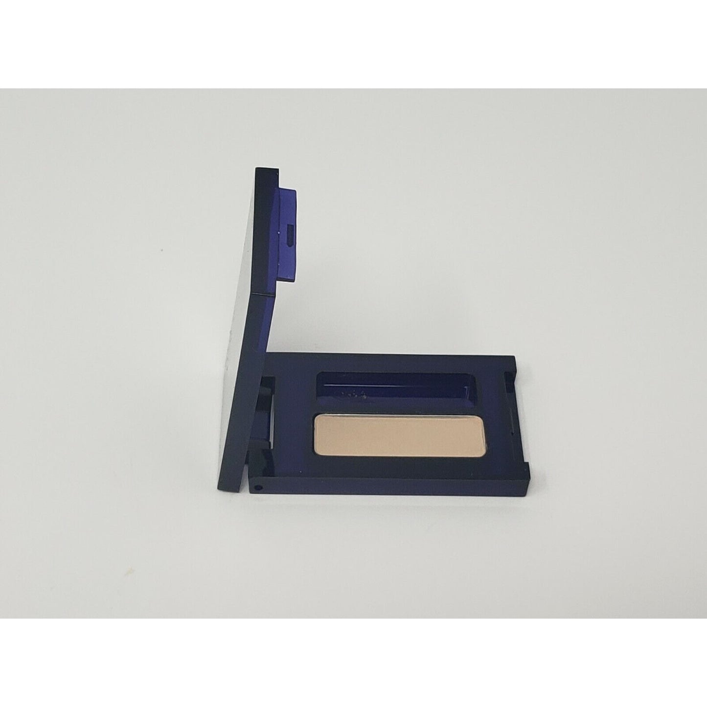 Estee Lauder Graphic Color Eyeshadow Ravishing Auburn 01 Light