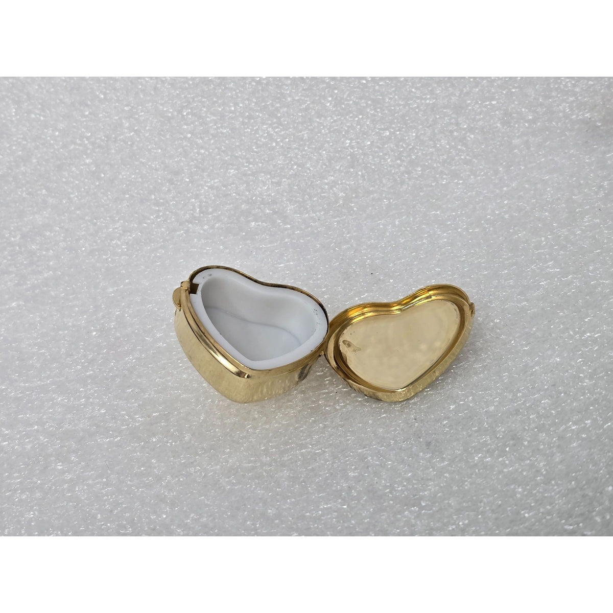 Vintage Heart Shaped Gold Tone Trinket Box With Floral Enamel Lid Hinged