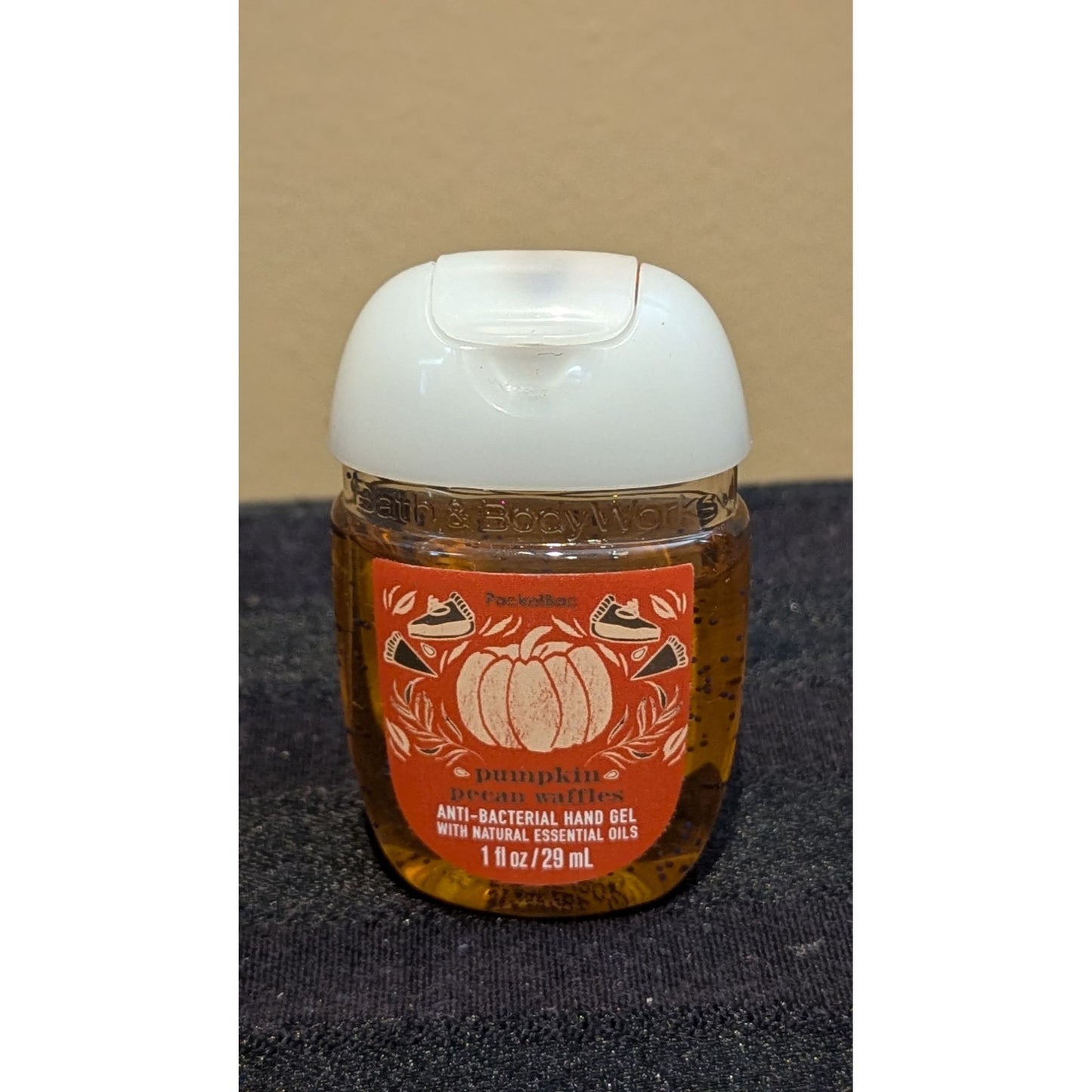 Bath & Body Works Pumpkin Pecan Waffles Anti-Bacterial Hand Gel With Natural Essential Oils 1 Fl Oz