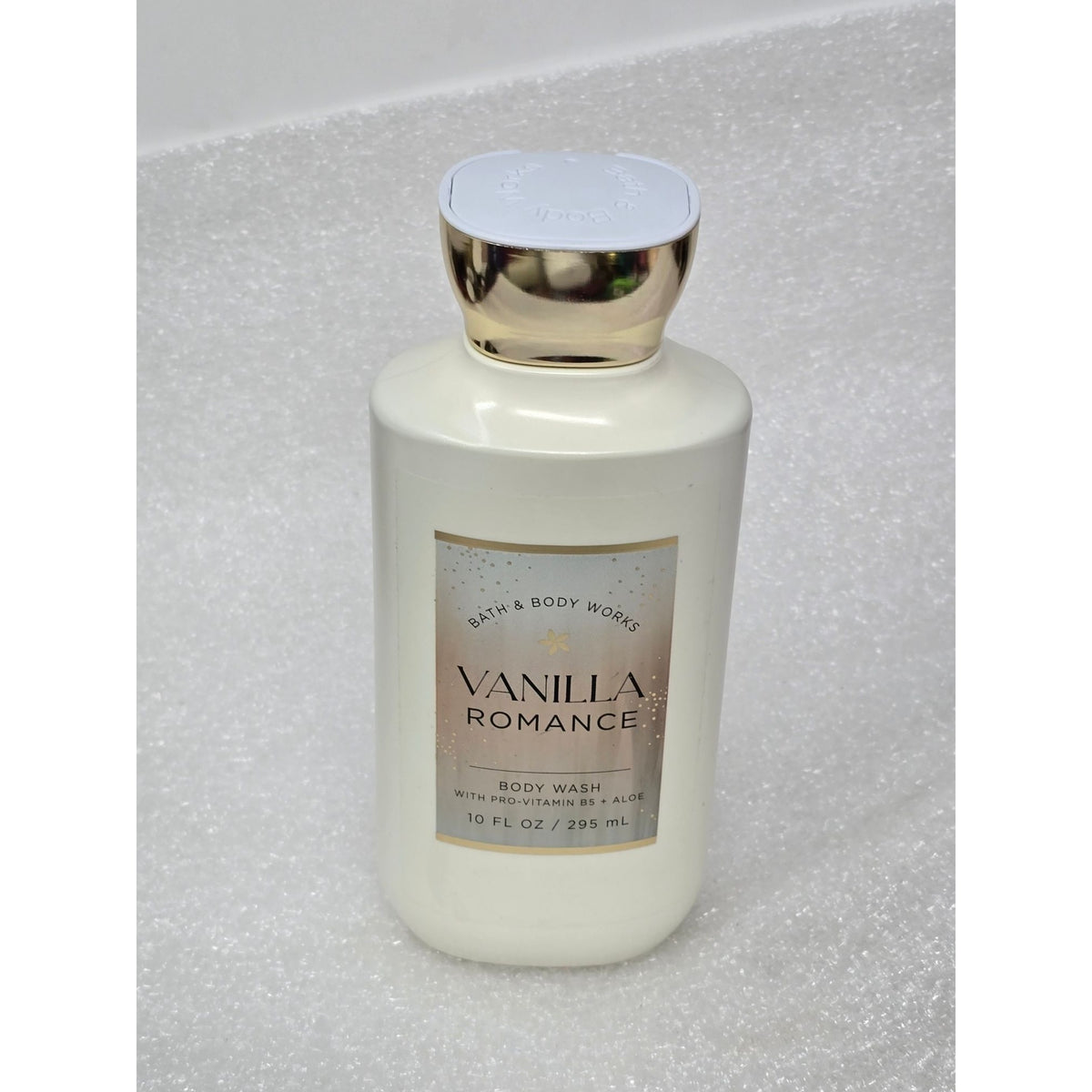 Bath & Body Works Vanilla Romance Body Wash 10 Fl Oz With Pro-Vitamin B5 & Aloe