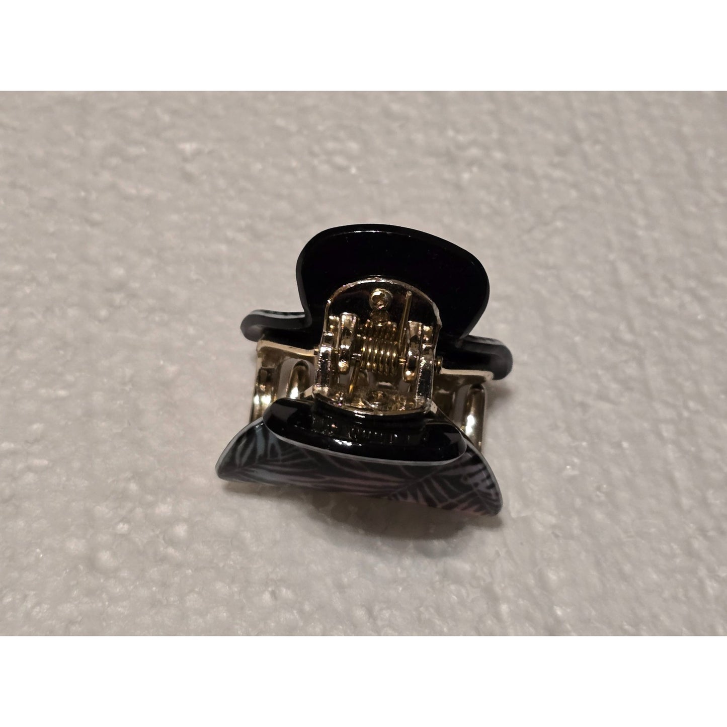 Small Hair Claw Clip With Tropical Leaf Print Design