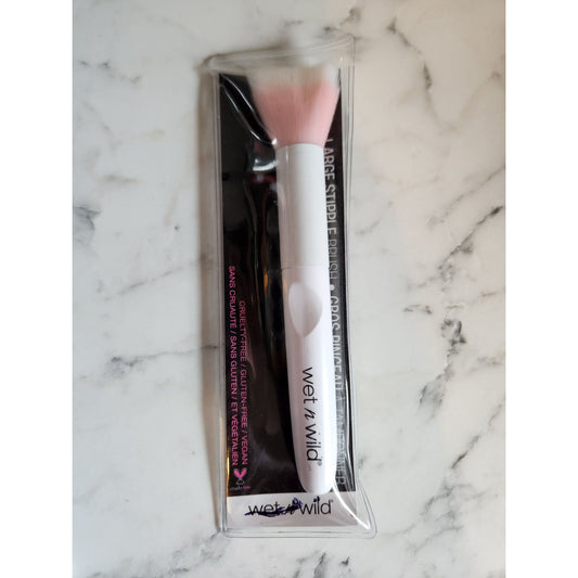 Wet N Wild Large Stipple Brush Cruelty-Free Vegan Makeup Applicator