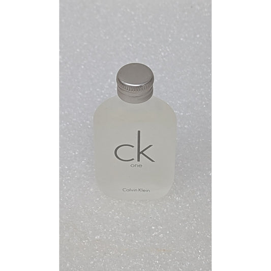 CK One by Calvin Klein Eau de Toilette Splash Unisex Perfume Cologne .5 oz