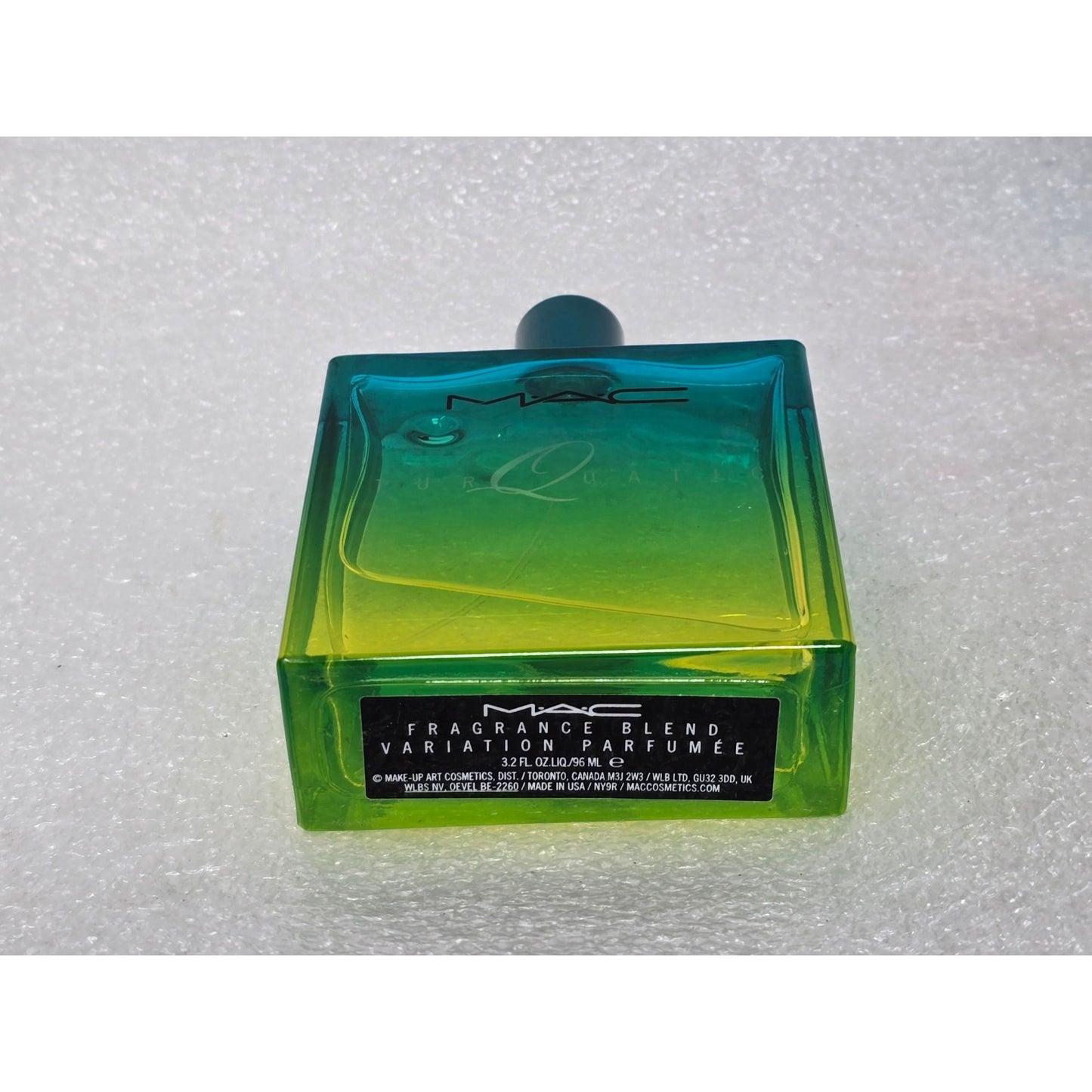 MAC Turquatic Fragrance Blend Perfume Parfumée 3.2 Fl Oz Gradient Glass Bottle