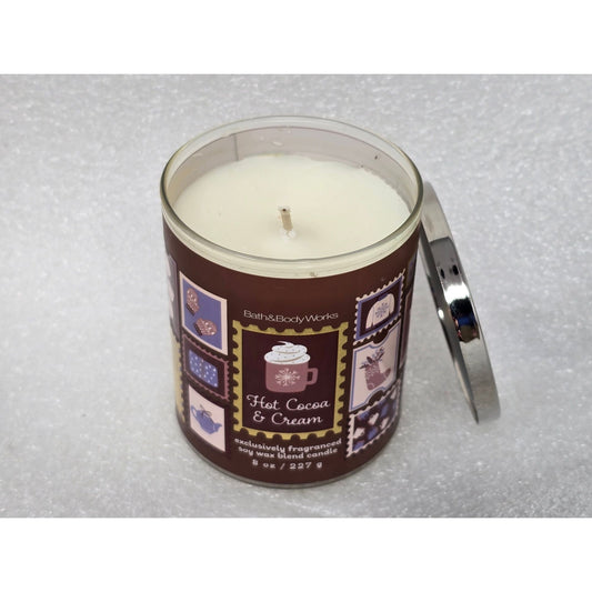 Bath & Body Works Hot Cocoa & Cream 8 oz Soy Wax Candle Fragranced Single Wick