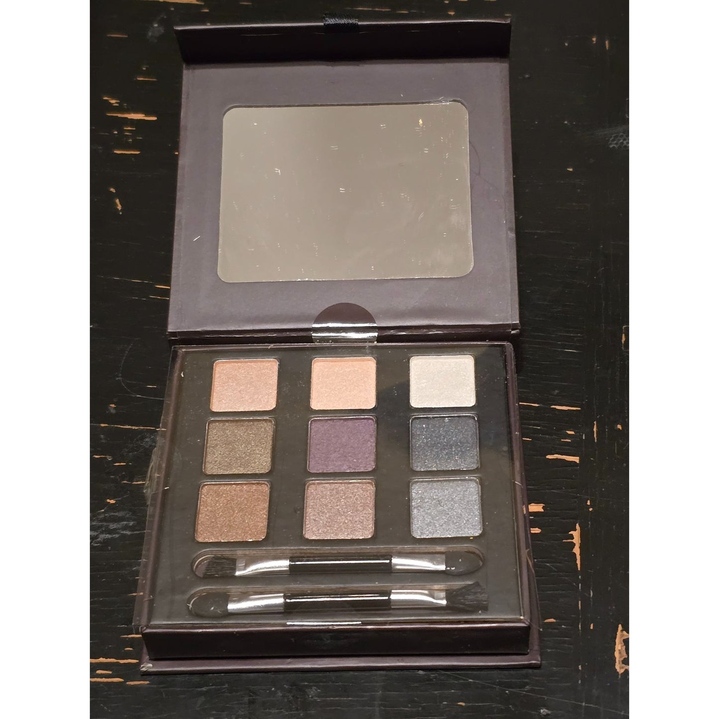 Max Studio Eye Beauty Box With 9 Eyeshadows & 2 Dual-Ended Brushes