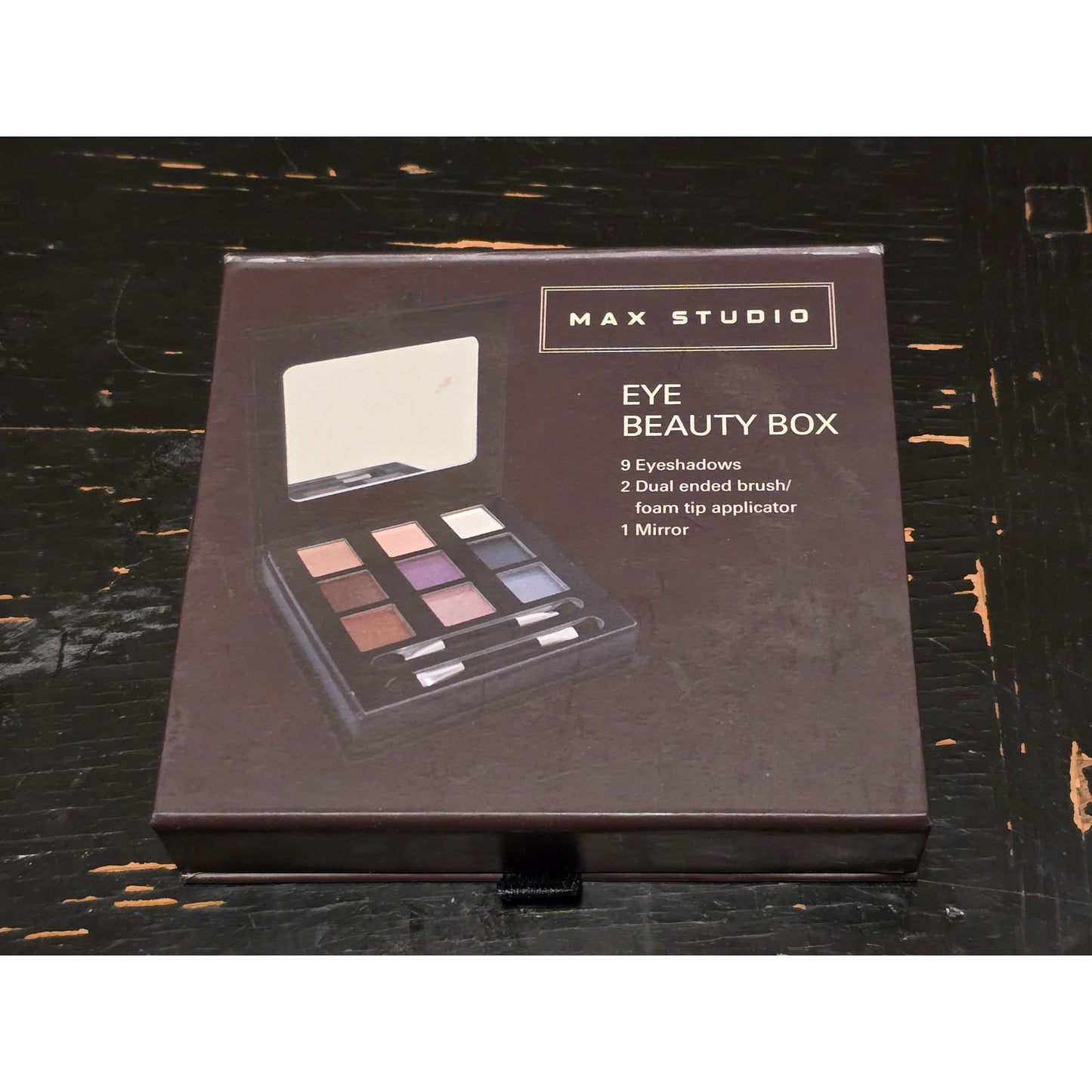 Max Studio Eye Beauty Box With 9 Eyeshadows & 2 Dual-Ended Brushes